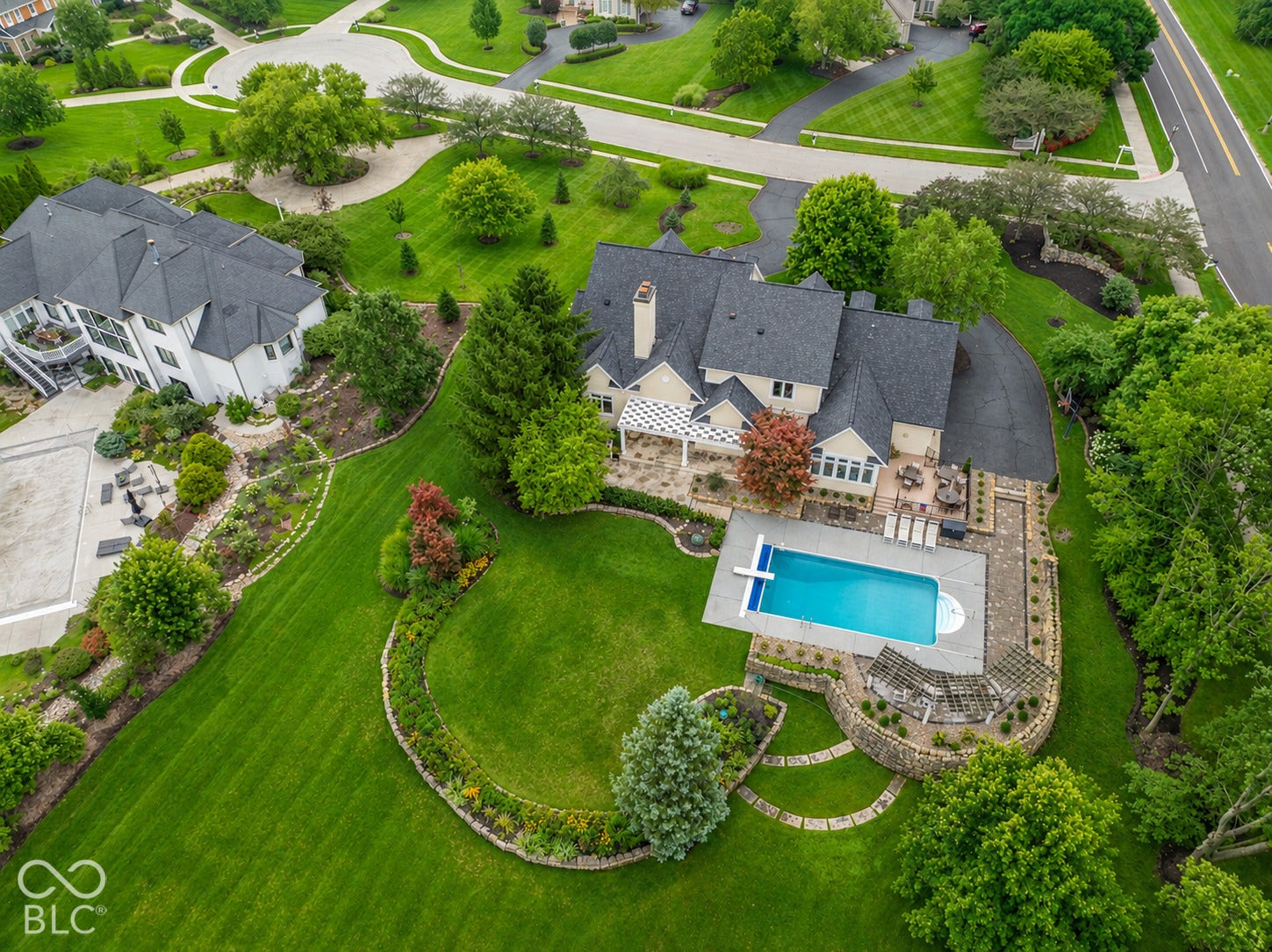 2 Stone Wall Lane, Zionsville, IN 46077
