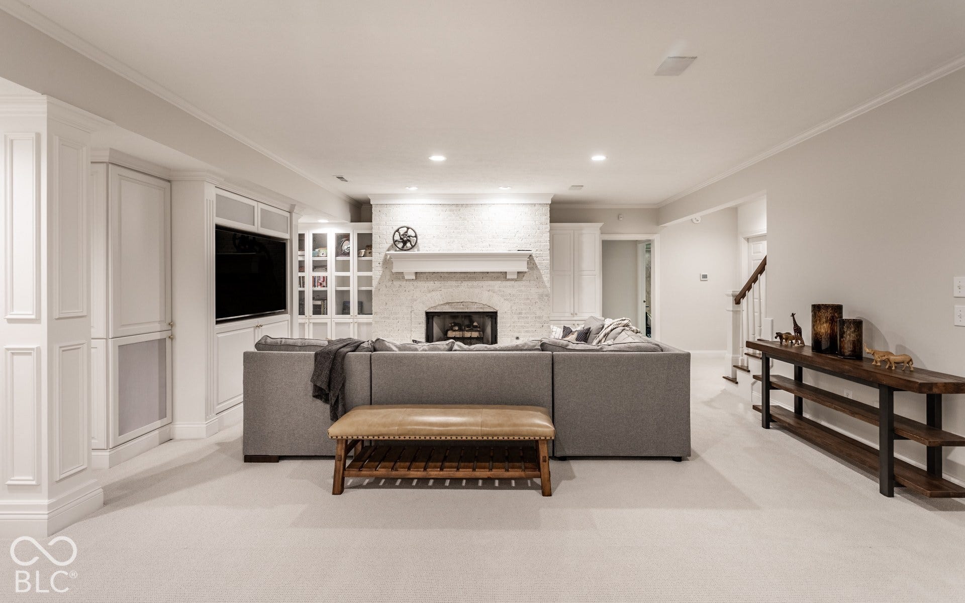 2 Stone Wall Lane, Zionsville, IN 46077