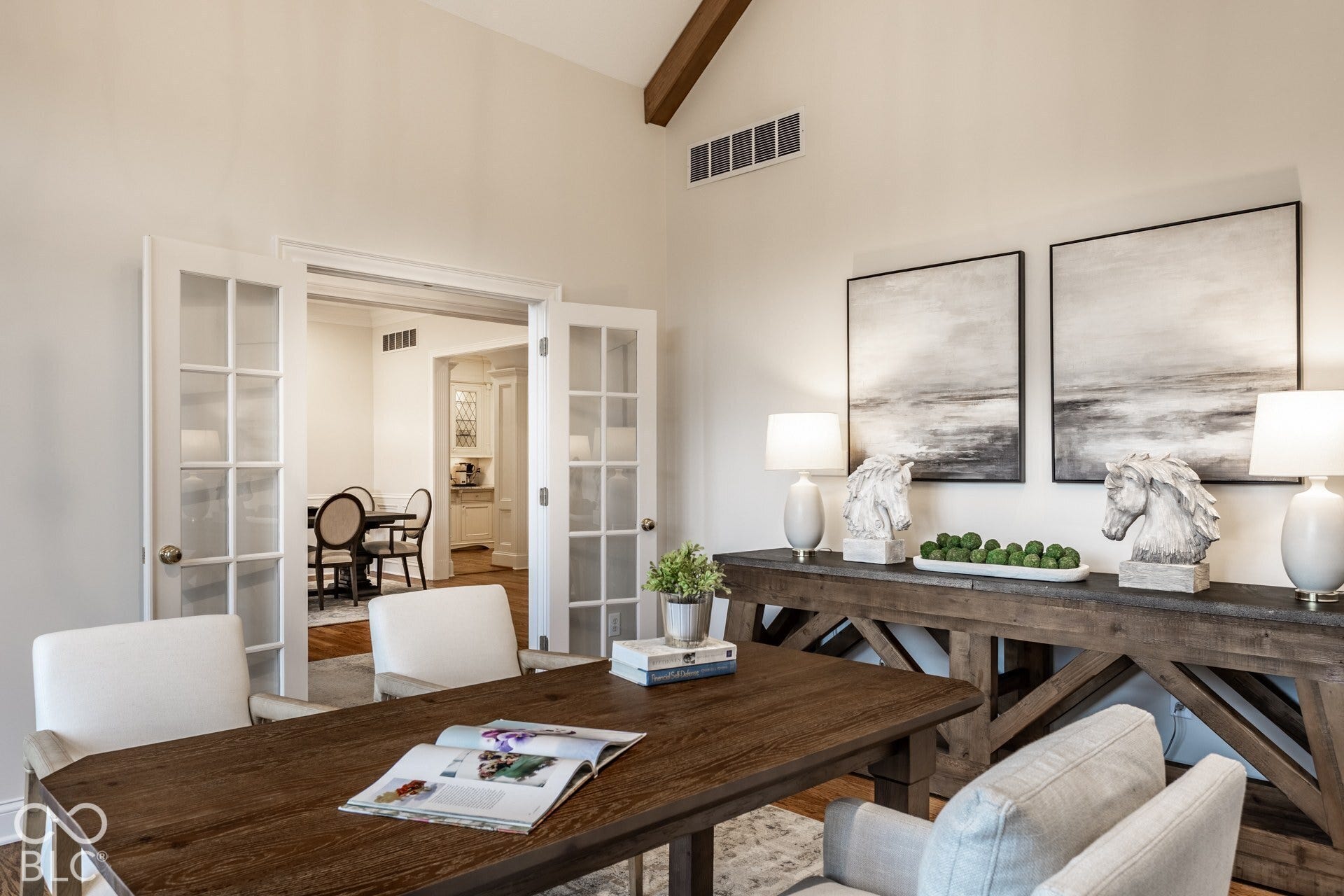 2 Stone Wall Lane, Zionsville, IN 46077