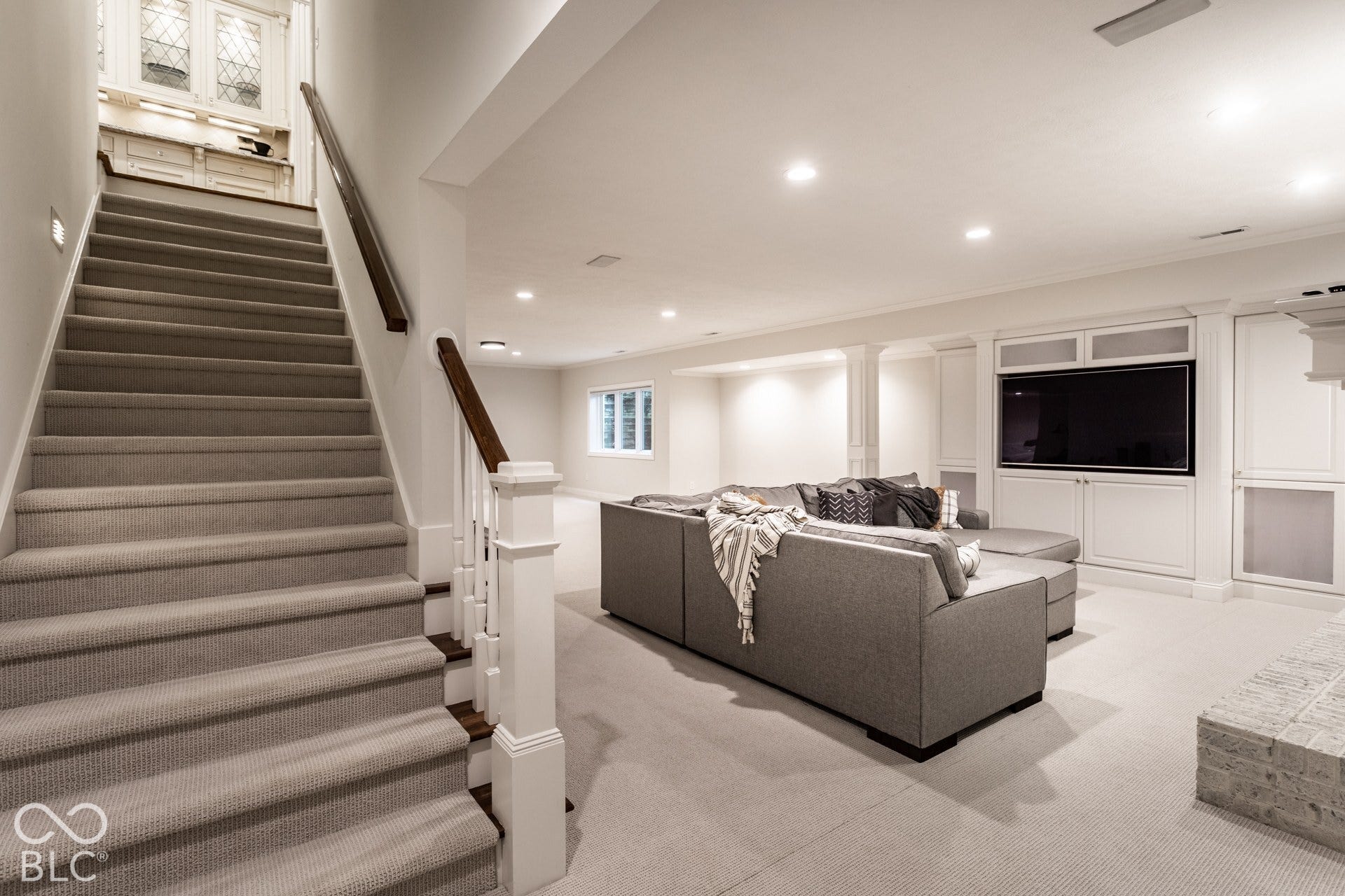 2 Stone Wall Lane, Zionsville, IN 46077