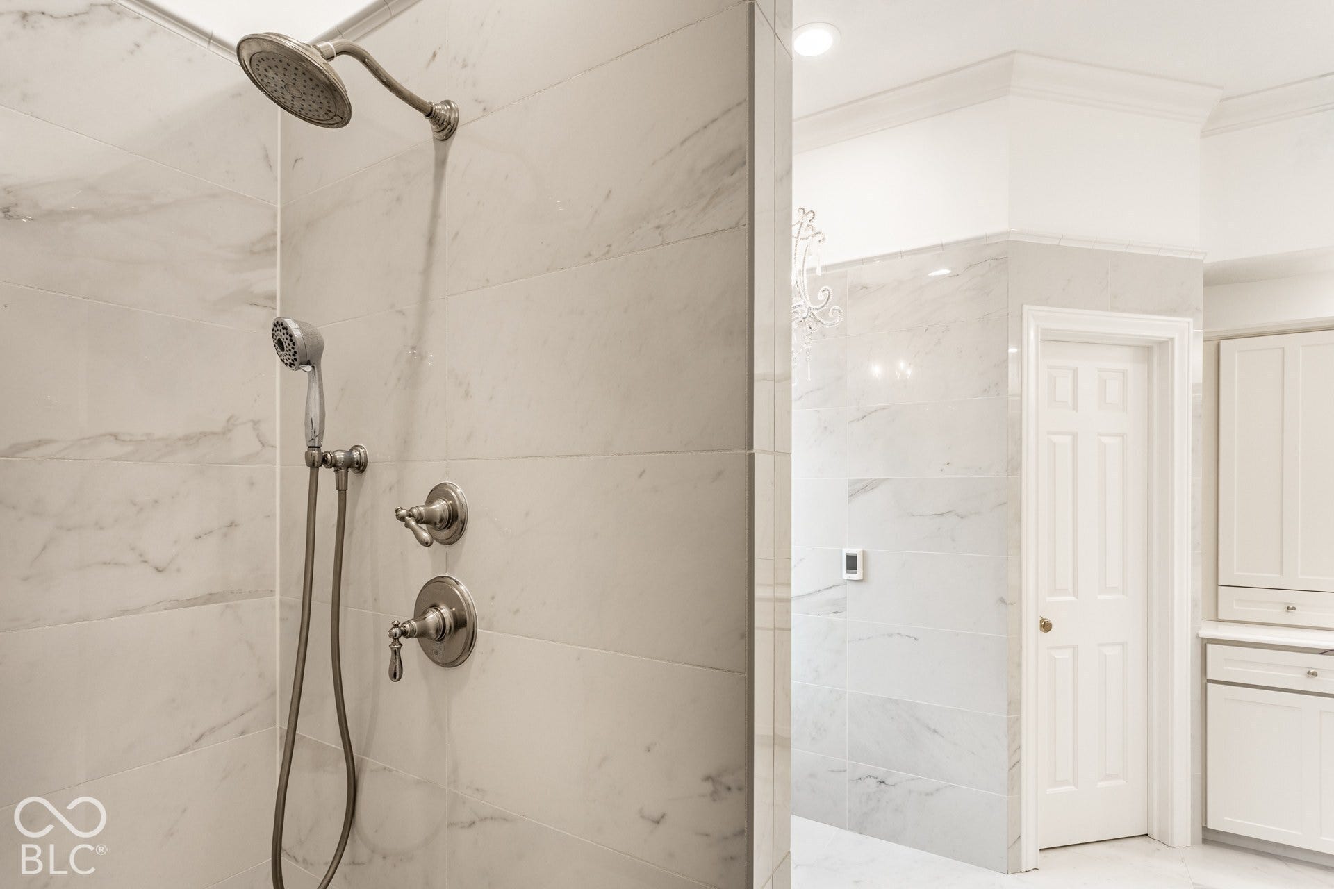 2 Stone Wall Lane, Zionsville, IN 46077