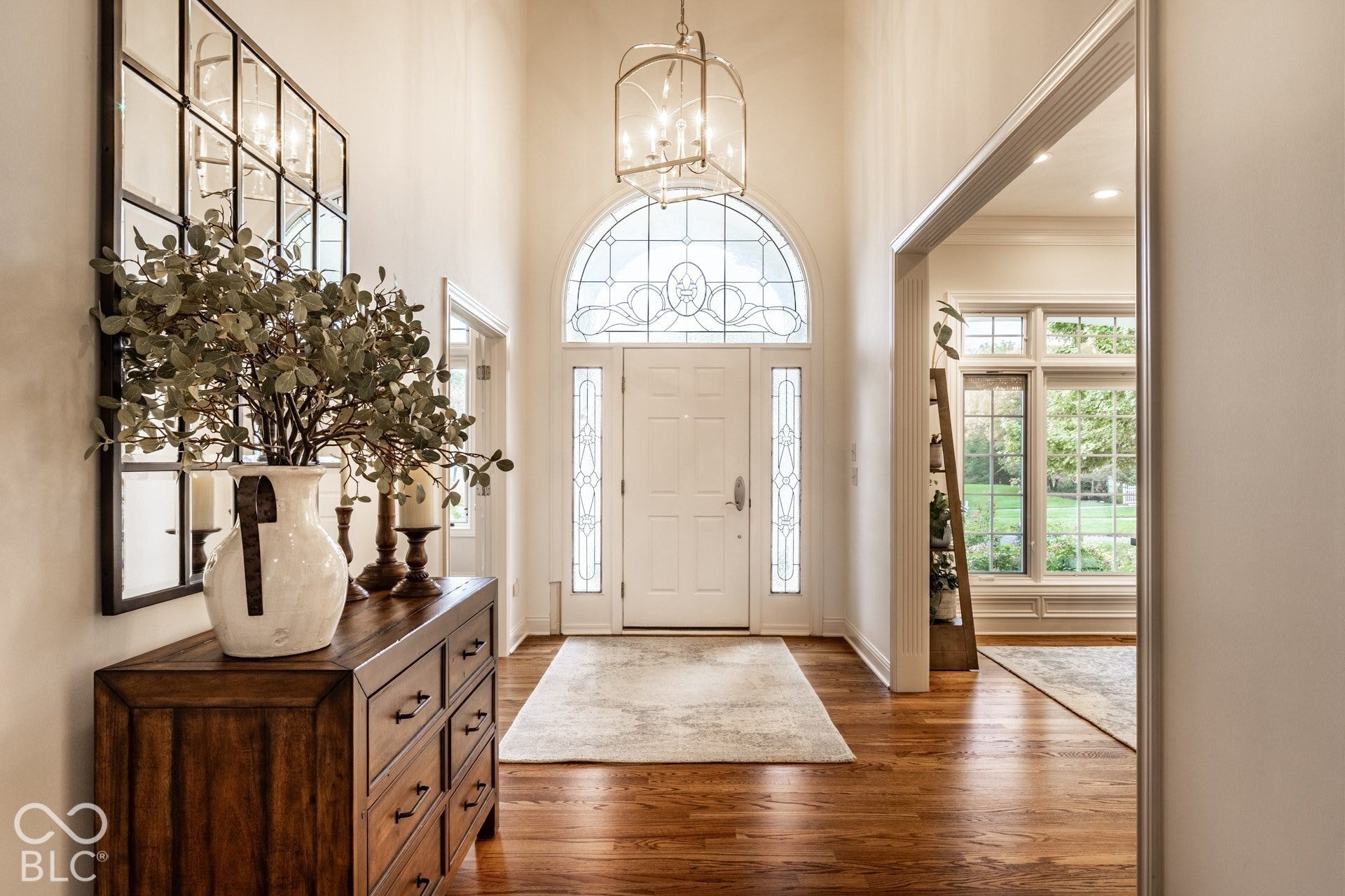 2 Stone Wall Lane, Zionsville, IN 46077