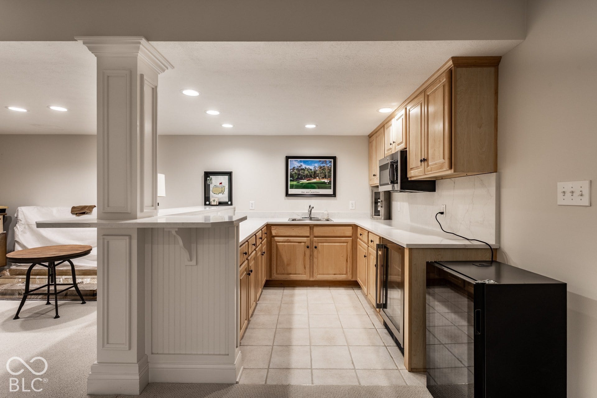 2 Stone Wall Lane, Zionsville, IN 46077