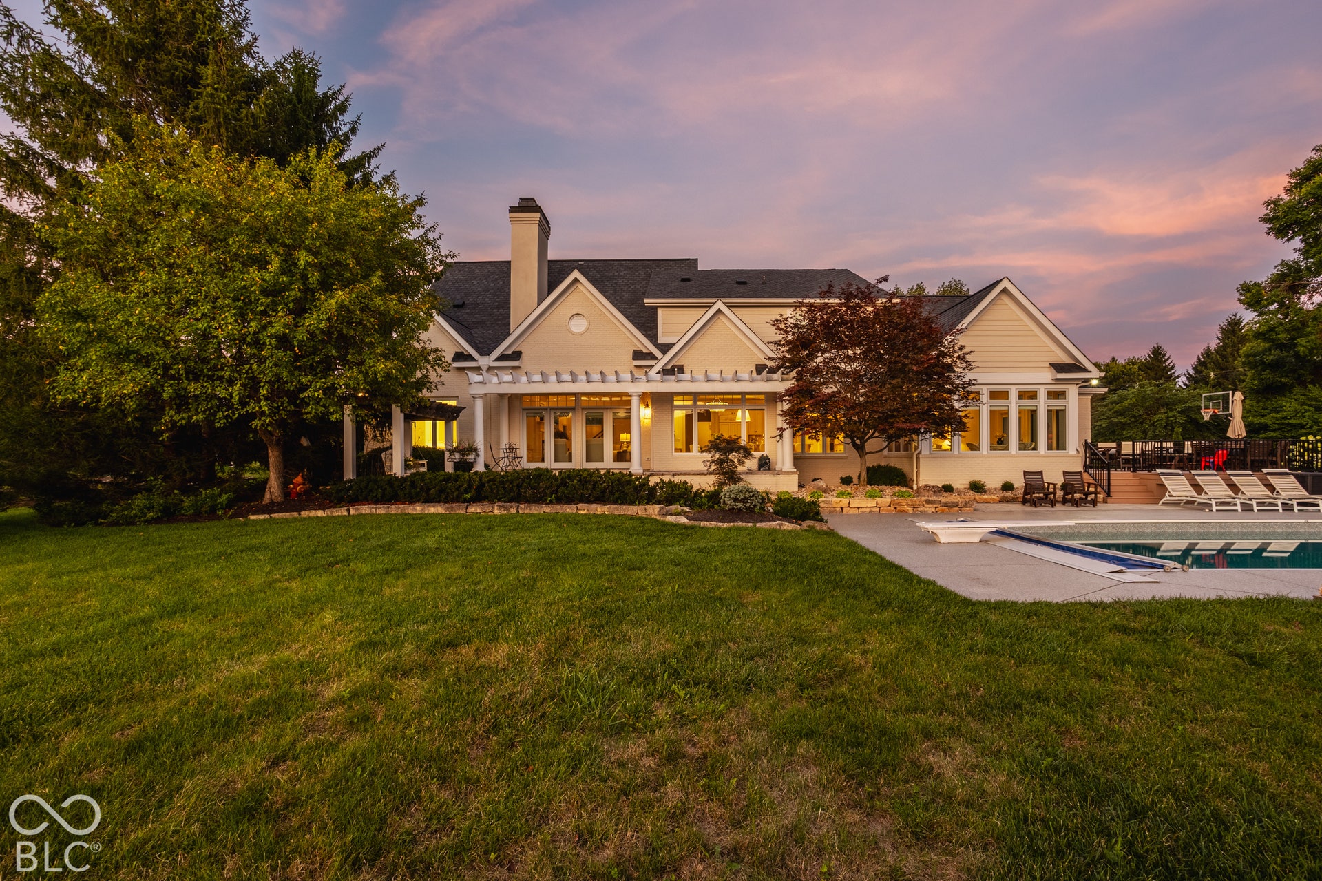 2 Stone Wall Lane, Zionsville, IN 46077
