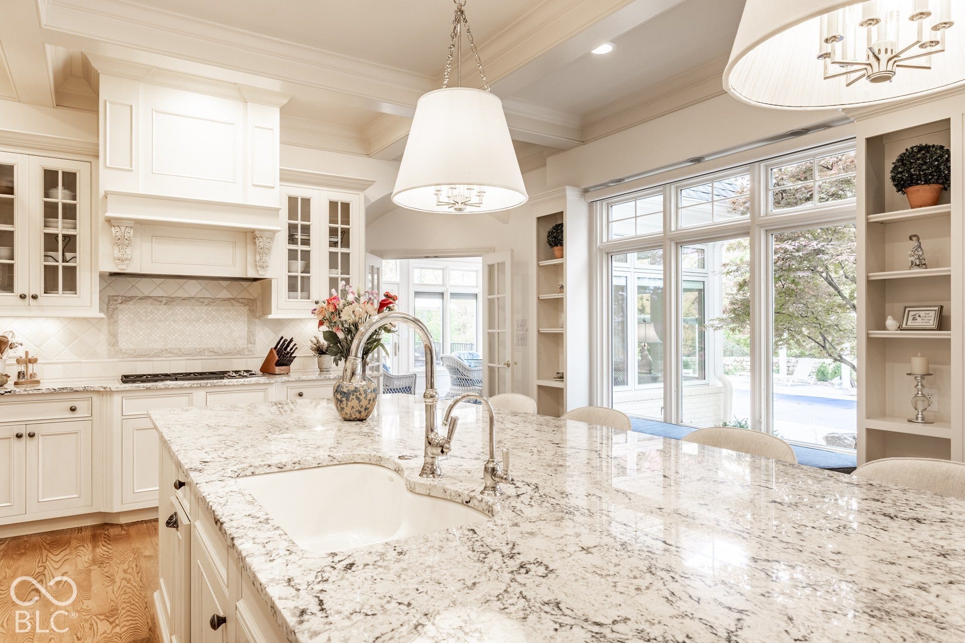 2 Stone Wall Lane, Zionsville, IN 46077