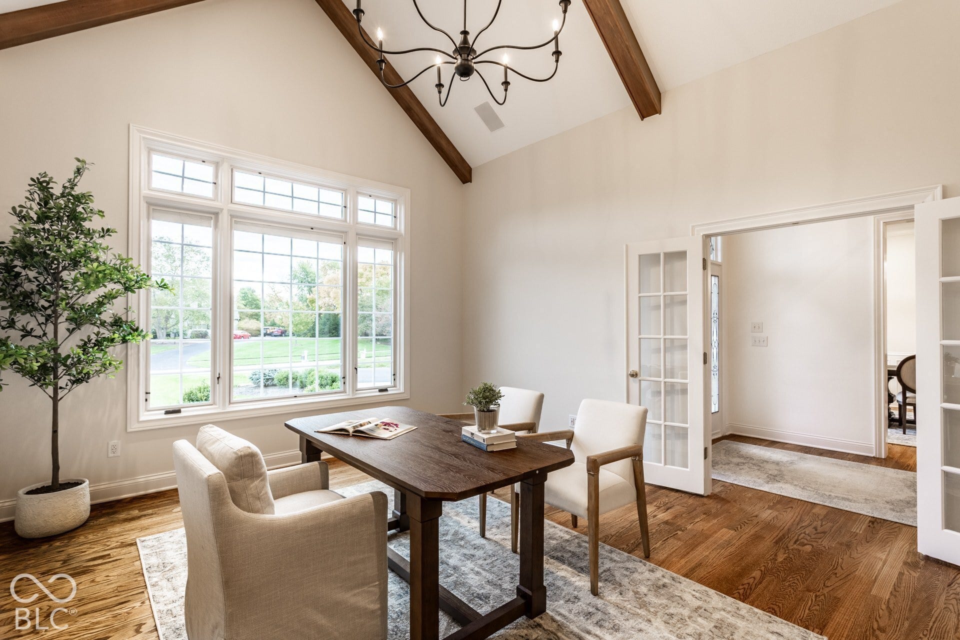 2 Stone Wall Lane, Zionsville, IN 46077