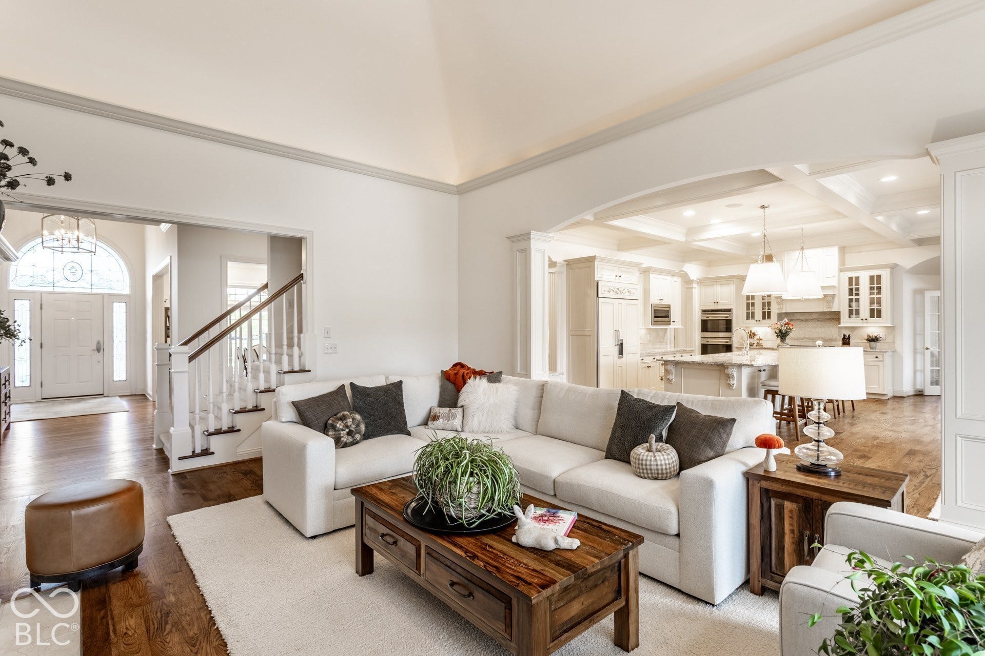 2 Stone Wall Lane, Zionsville, IN 46077