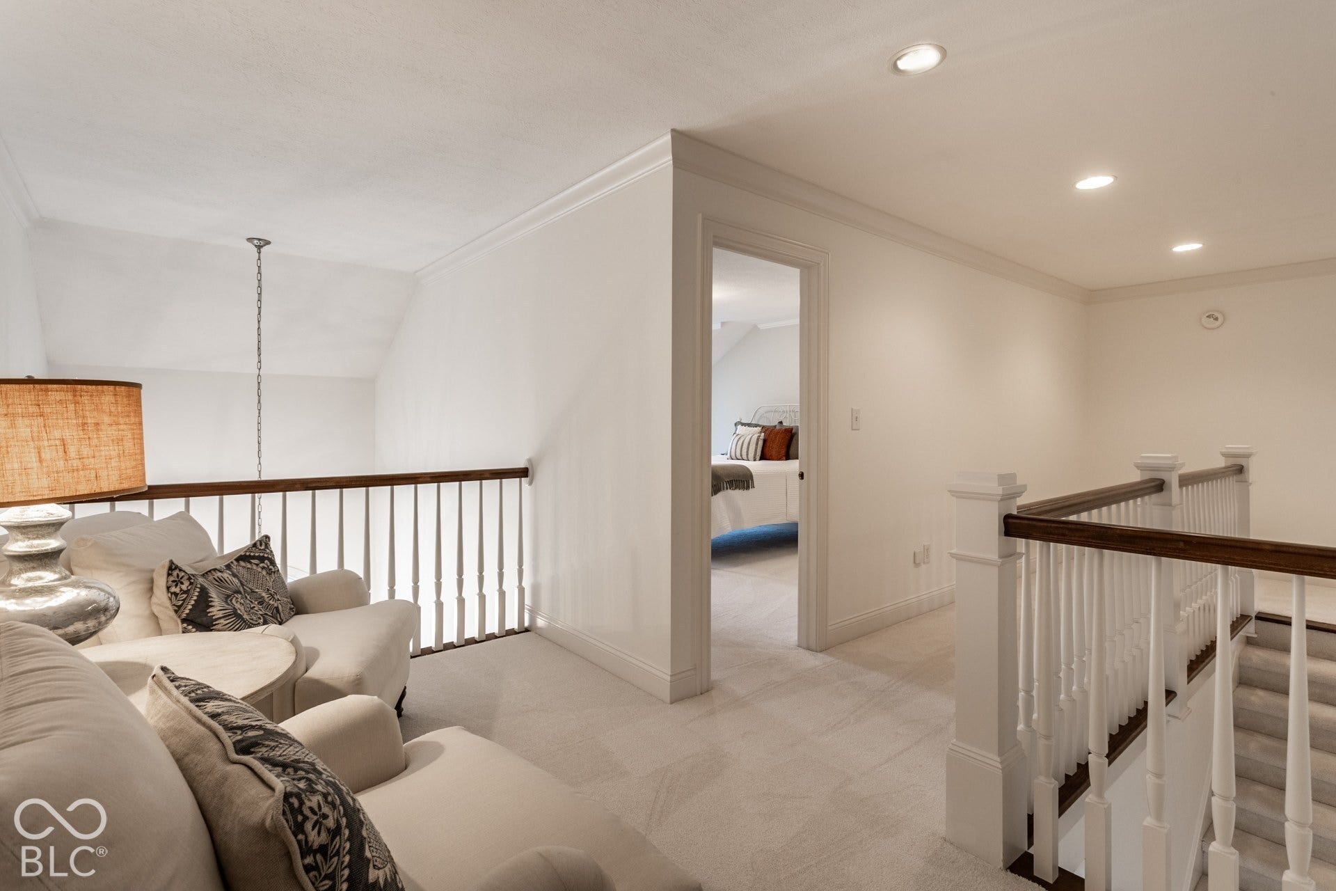 2 Stone Wall Lane, Zionsville, IN 46077