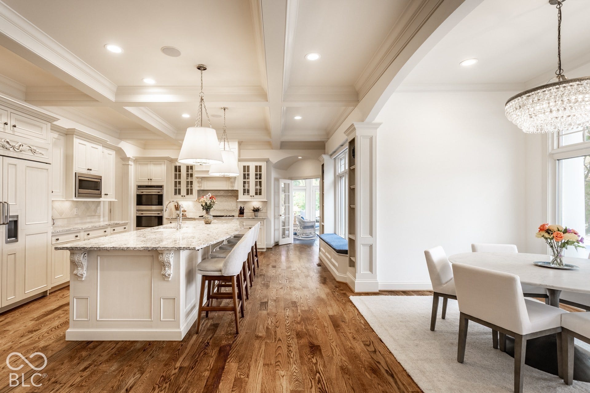 2 Stone Wall Lane, Zionsville, IN 46077
