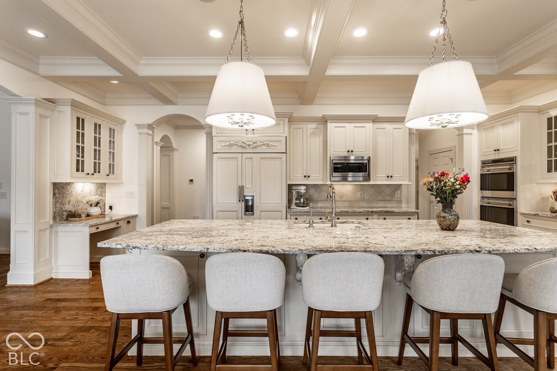 2 Stone Wall Lane, Zionsville, IN 46077