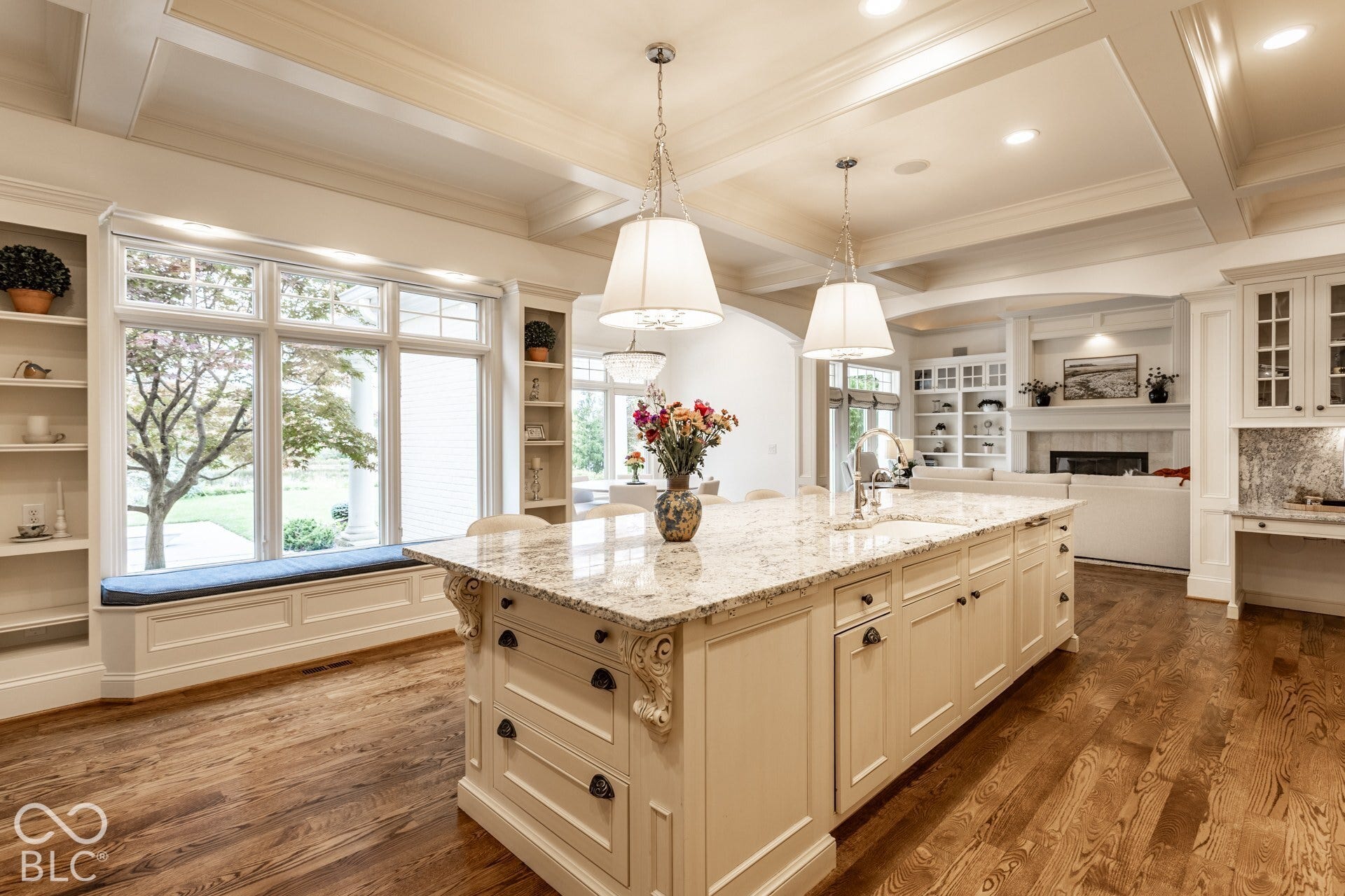 2 Stone Wall Lane, Zionsville, IN 46077