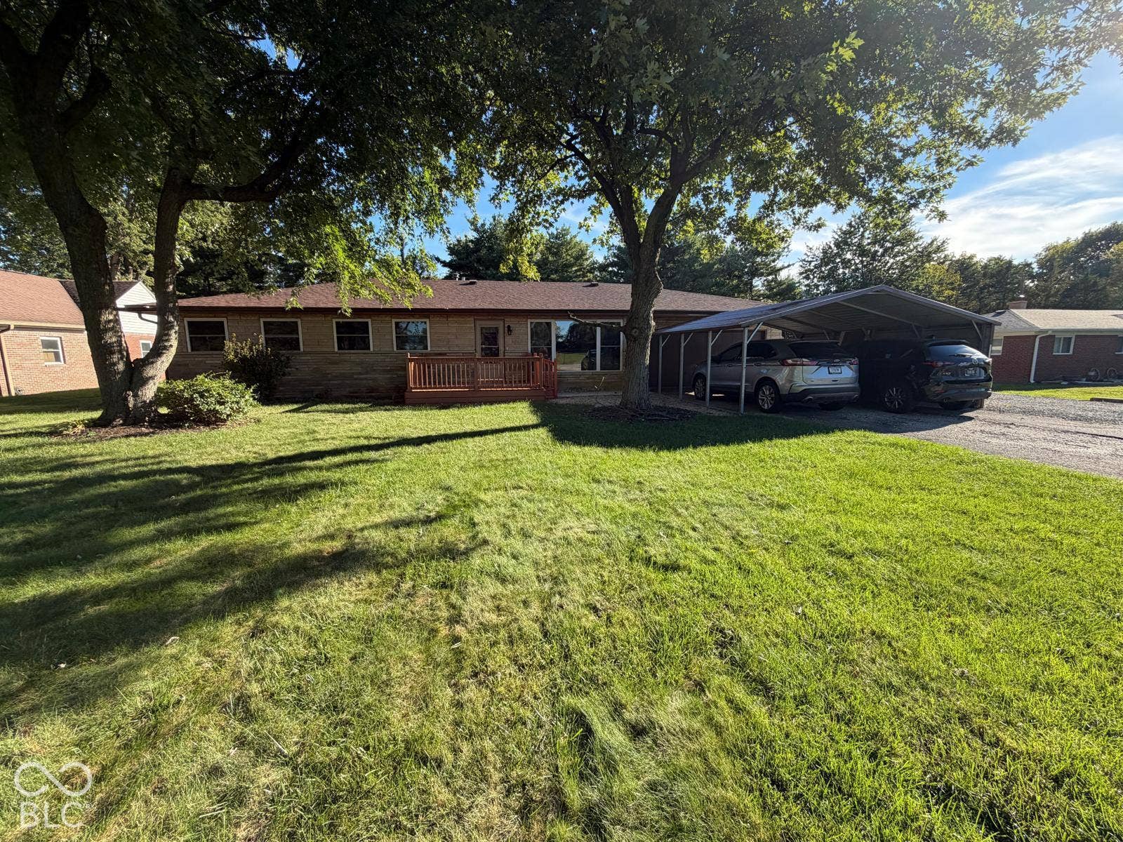 2819 E Edgewood Avenue, Indianapolis, IN 46227 Expansive green lawn with mature trees
