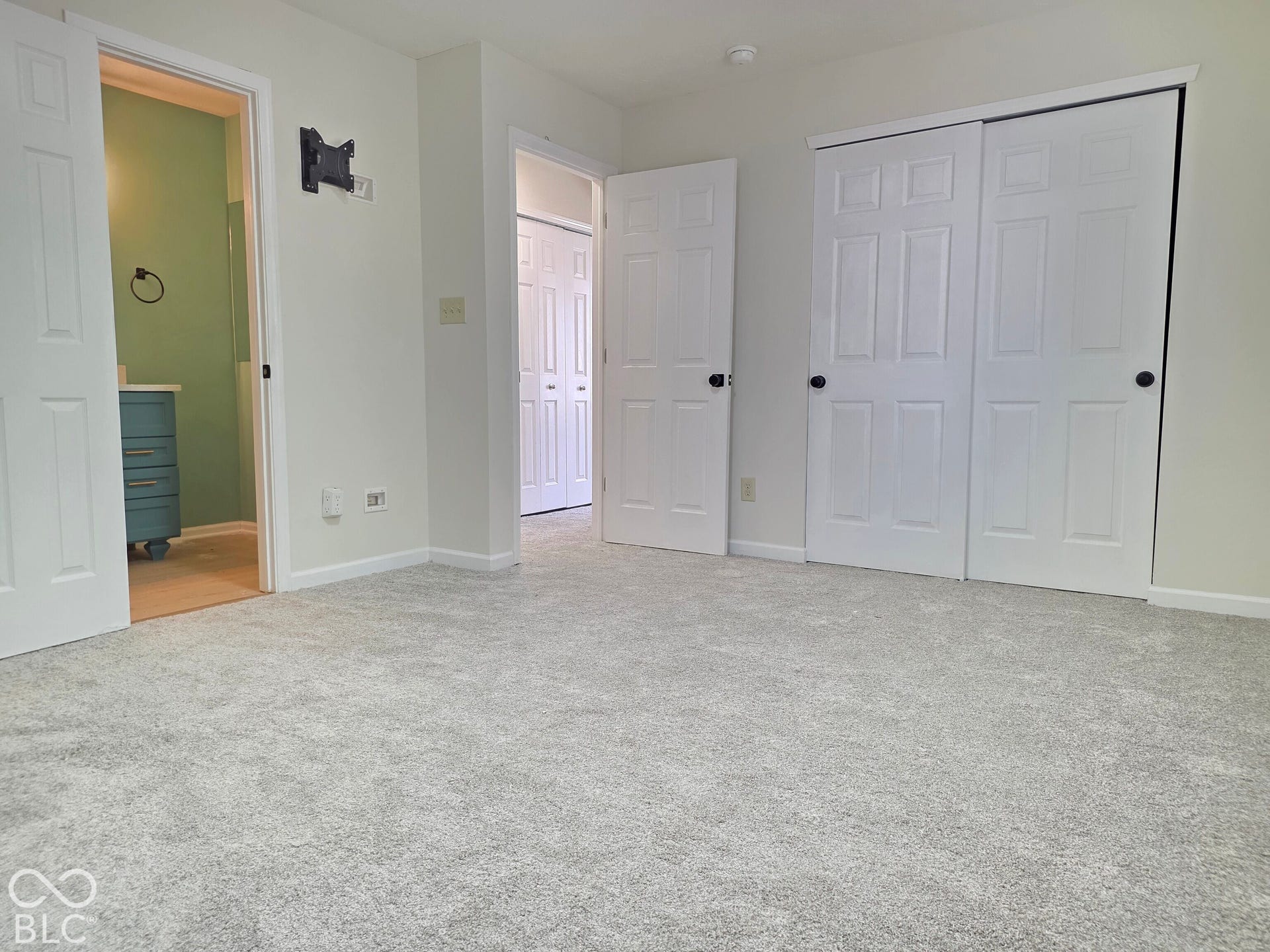529 Stobus Drive, Greenwood, IN 46143