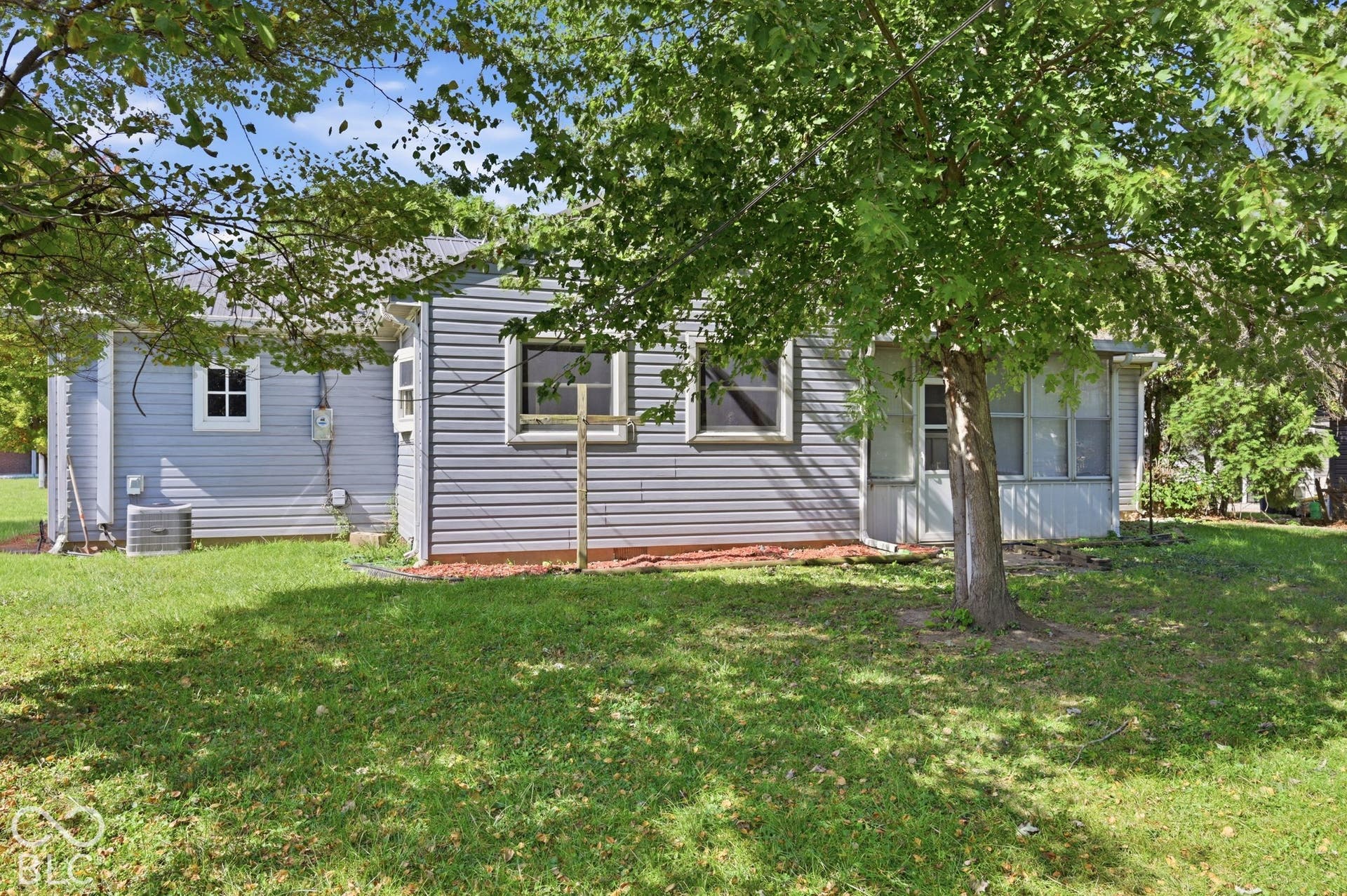 1615 Avenue East Street, Elwood, IN 46036
