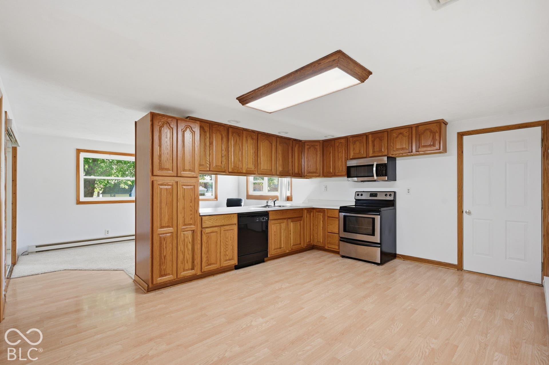 1615 Avenue East Street, Elwood, IN 46036