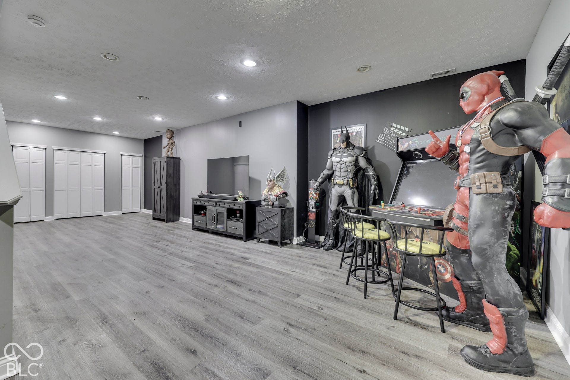 1307 E 125 S, Franklin, IN 46131 Rec room/ theatre room