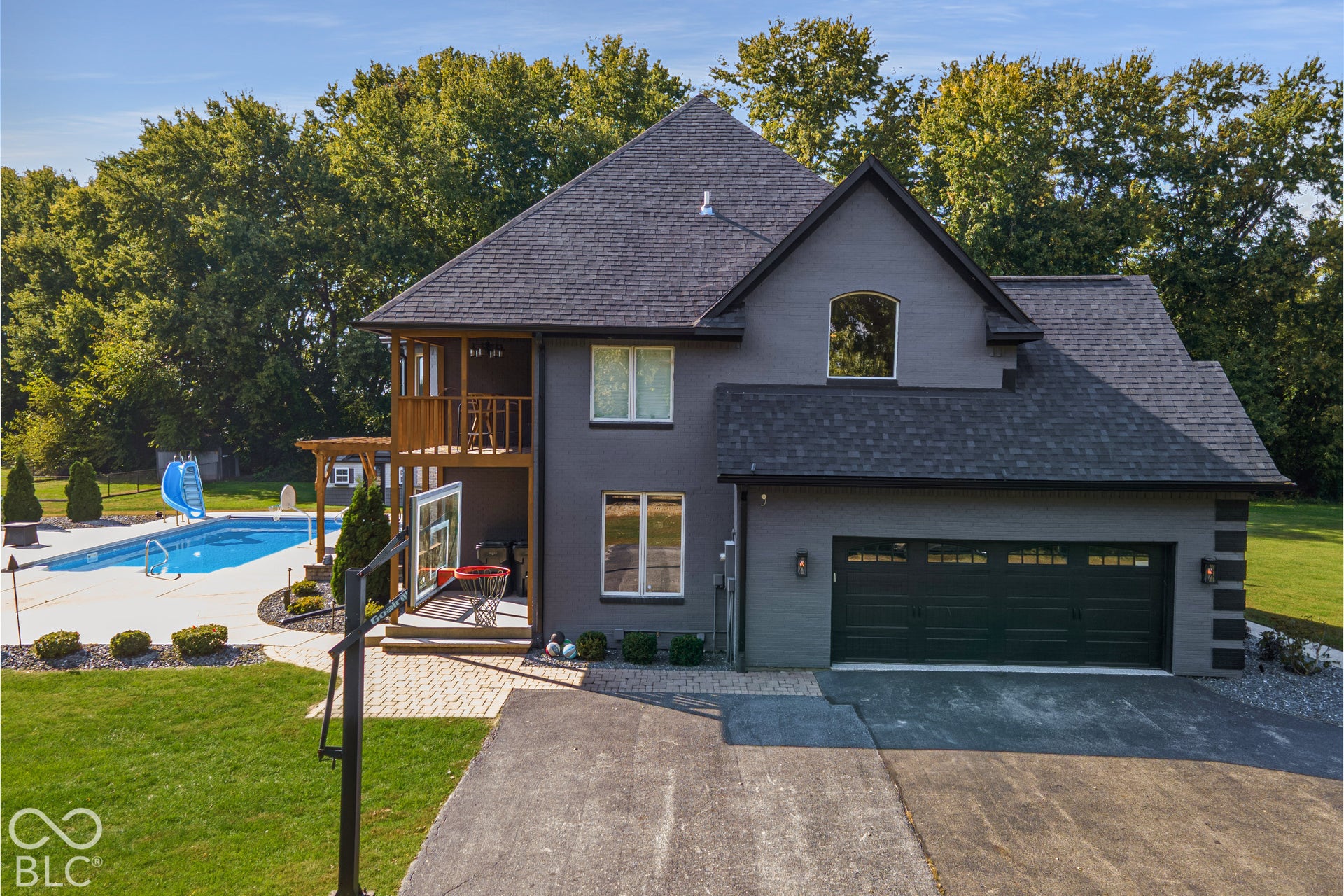 1307 E 125 S, Franklin, IN 46131 Two car garage and Basketball goal