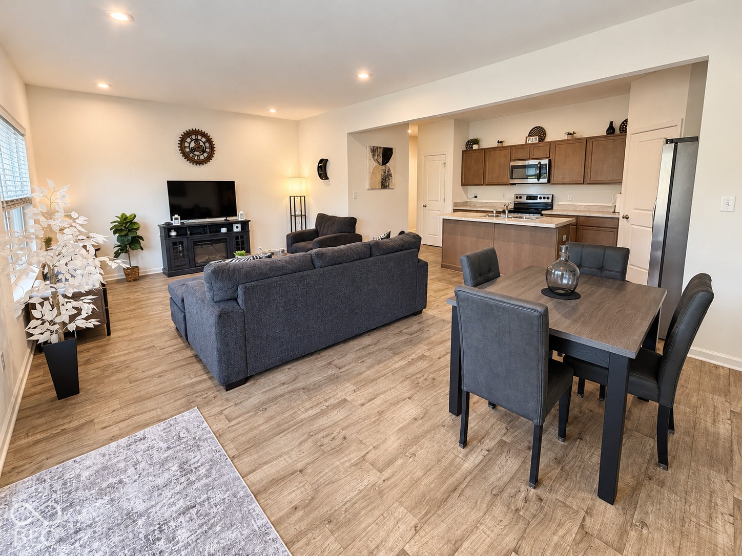 10844 Penwell, Indianapolis, IN 46235