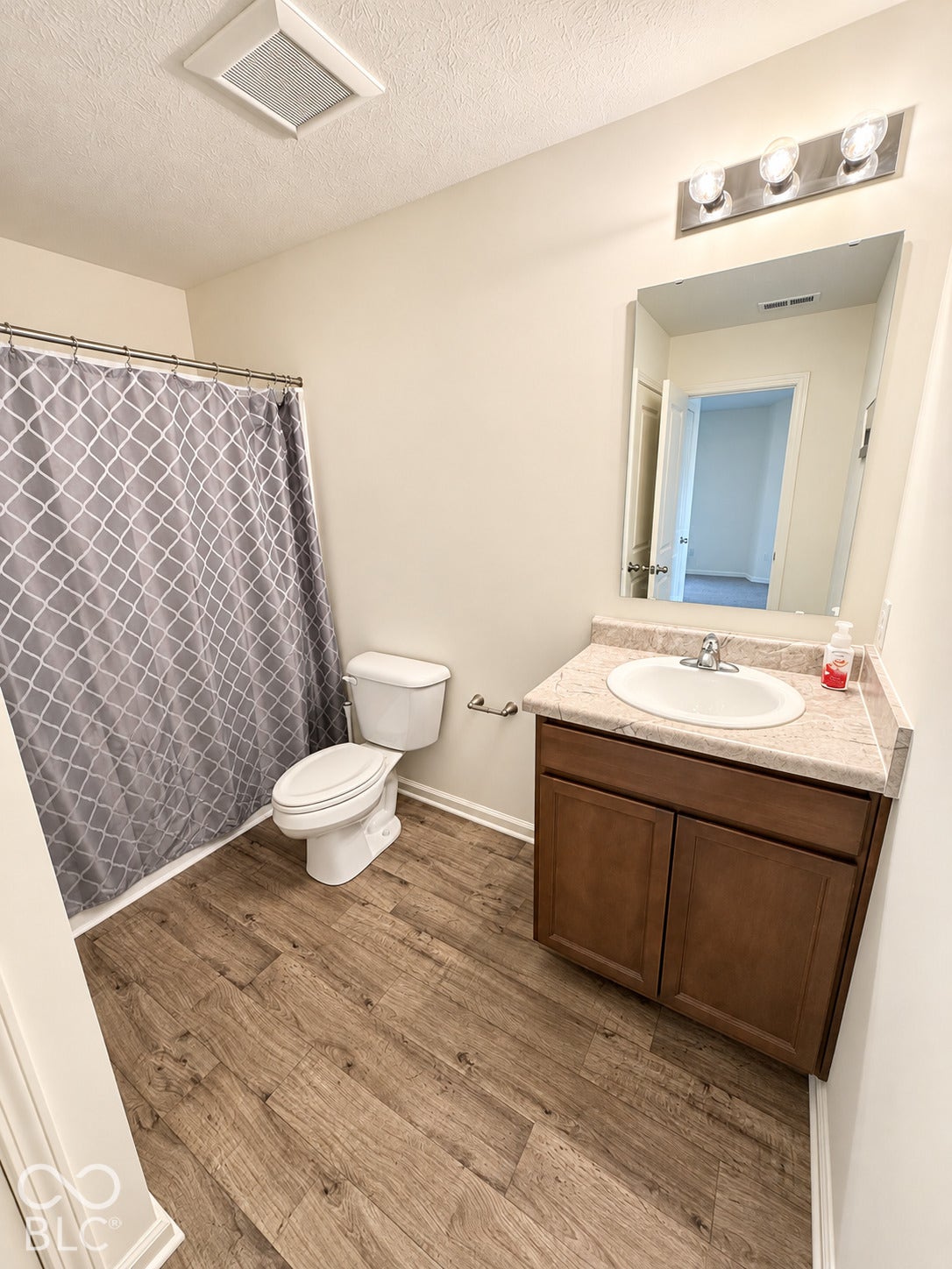 10844 Penwell, Indianapolis, IN 46235