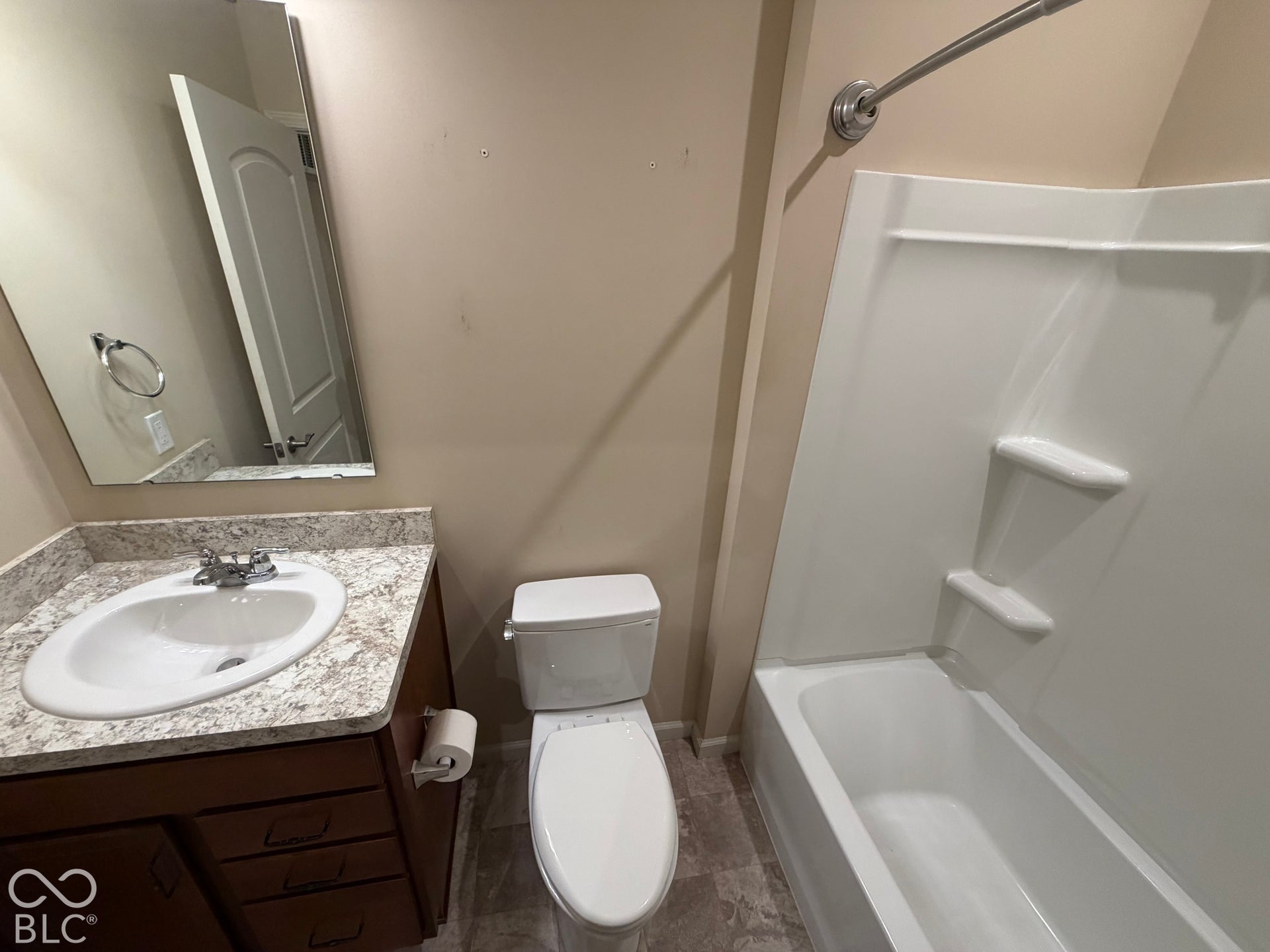 Full Hall Bath