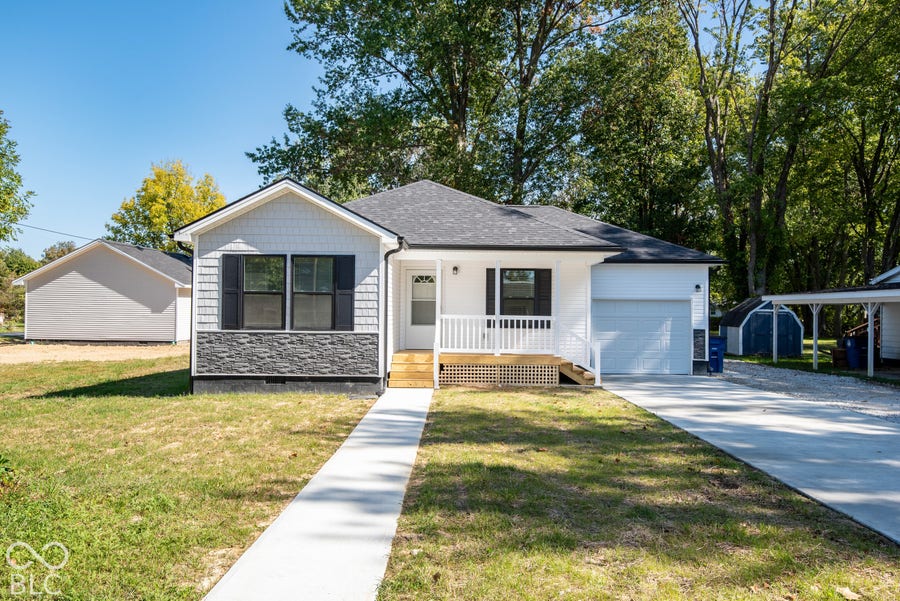 Property photo for 1309 W Gibson Street, Austin, IN