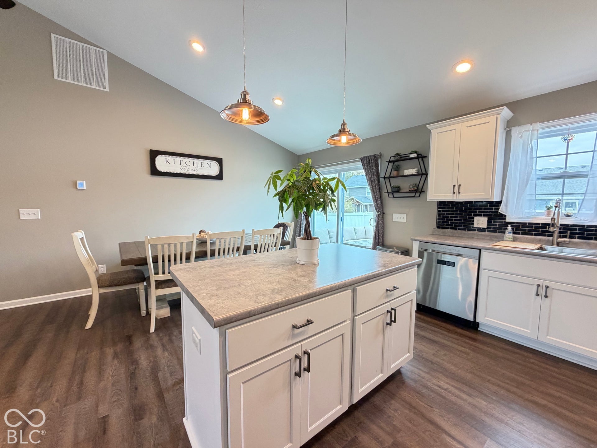 332 Crestwood Avenue, Crawfordsville, IN 47933