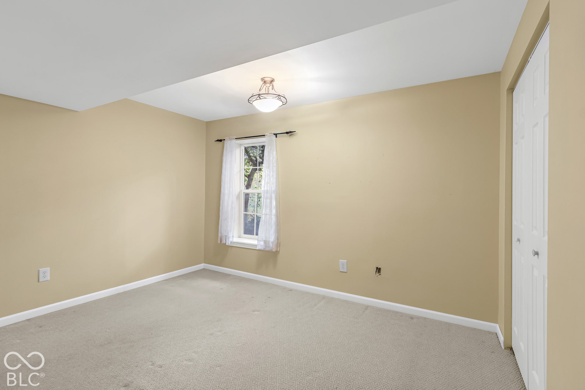 6763 Woodcliff Circle, Zionsville, IN 46077 6763 Woodcliff Circle, Zionsville, IN 46077