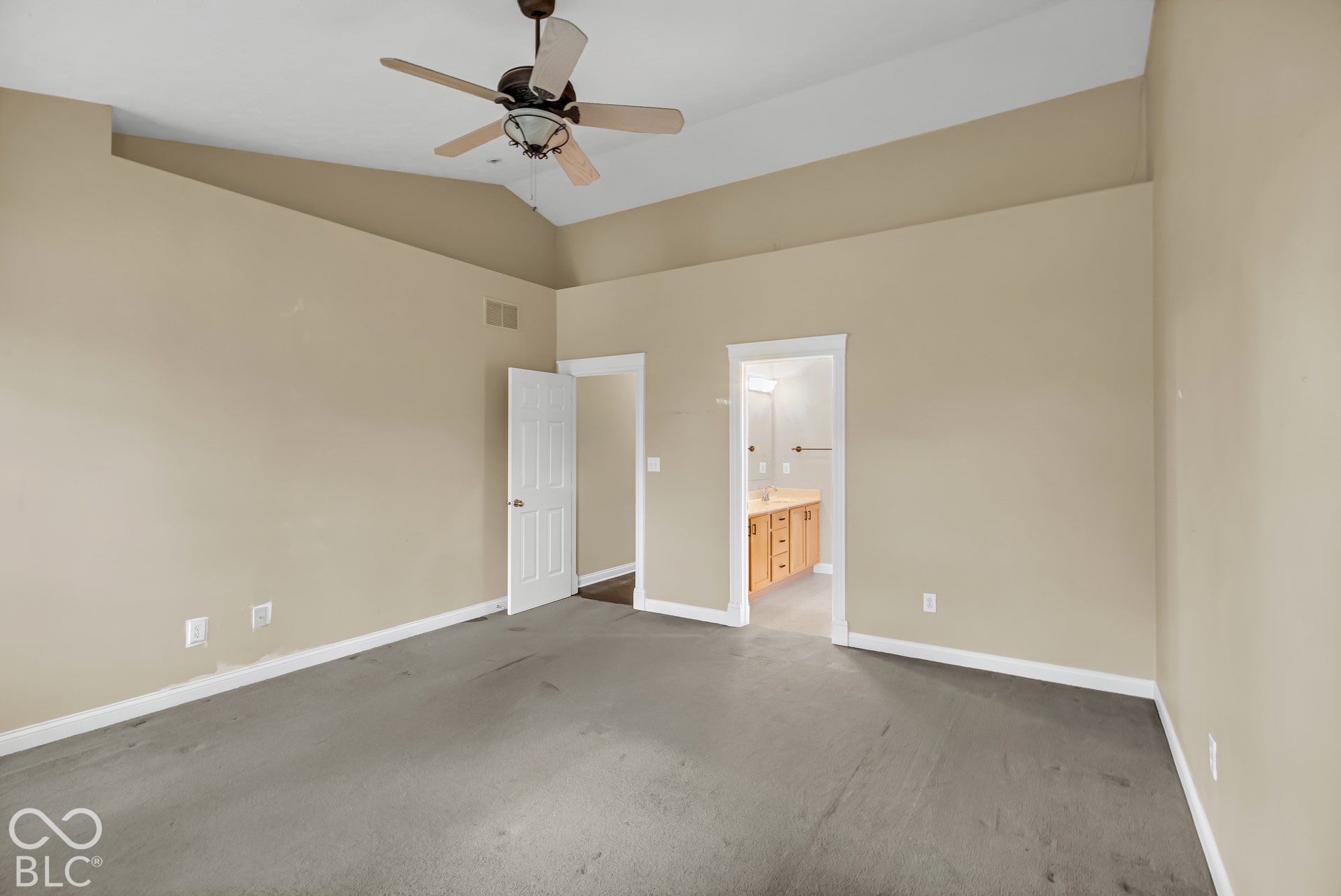 6763 Woodcliff Circle, Zionsville, IN 46077 6763 Woodcliff Circle, Zionsville, IN 46077