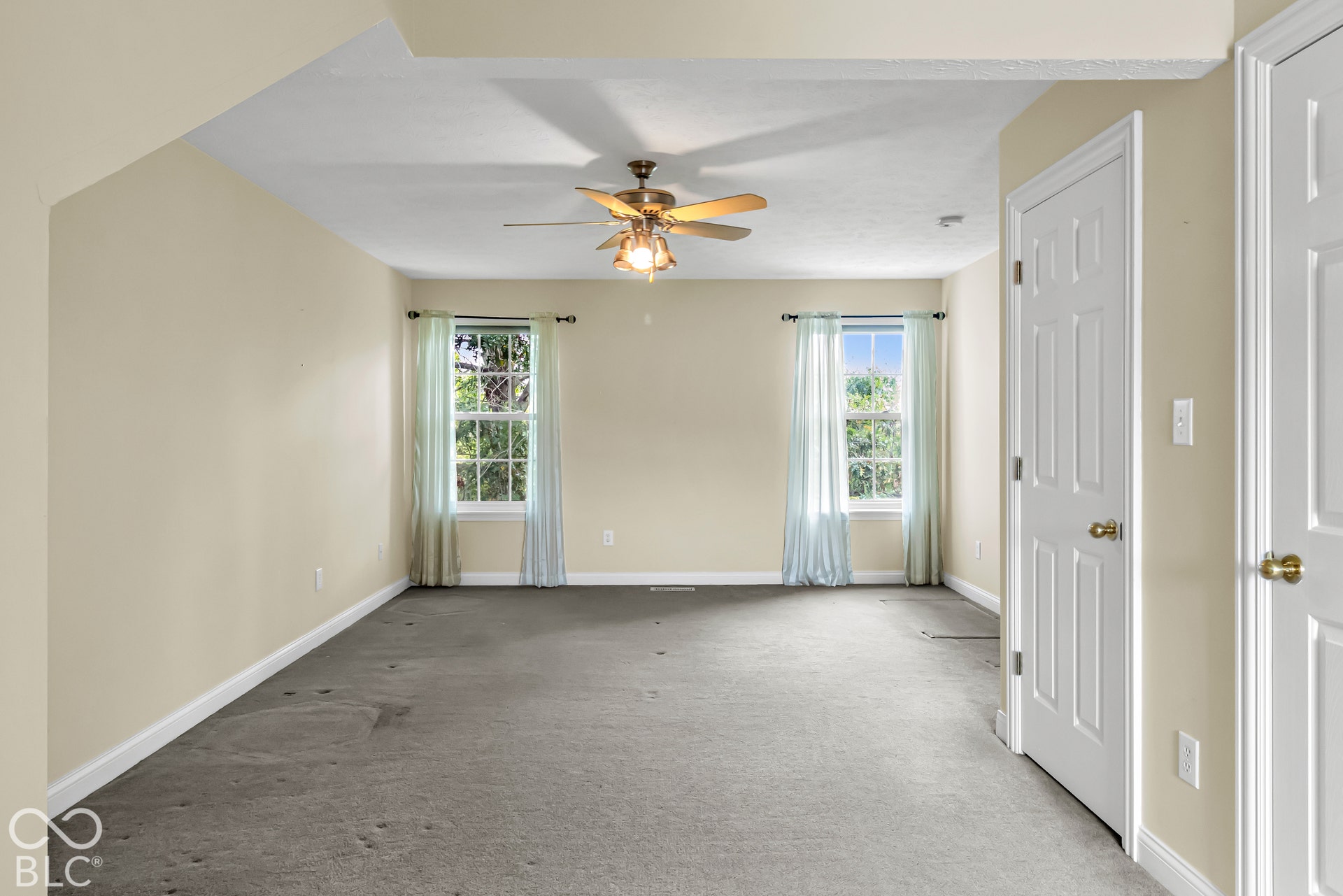 6763 Woodcliff Circle, Zionsville, IN 46077 6763 Woodcliff Circle, Zionsville, IN 46077