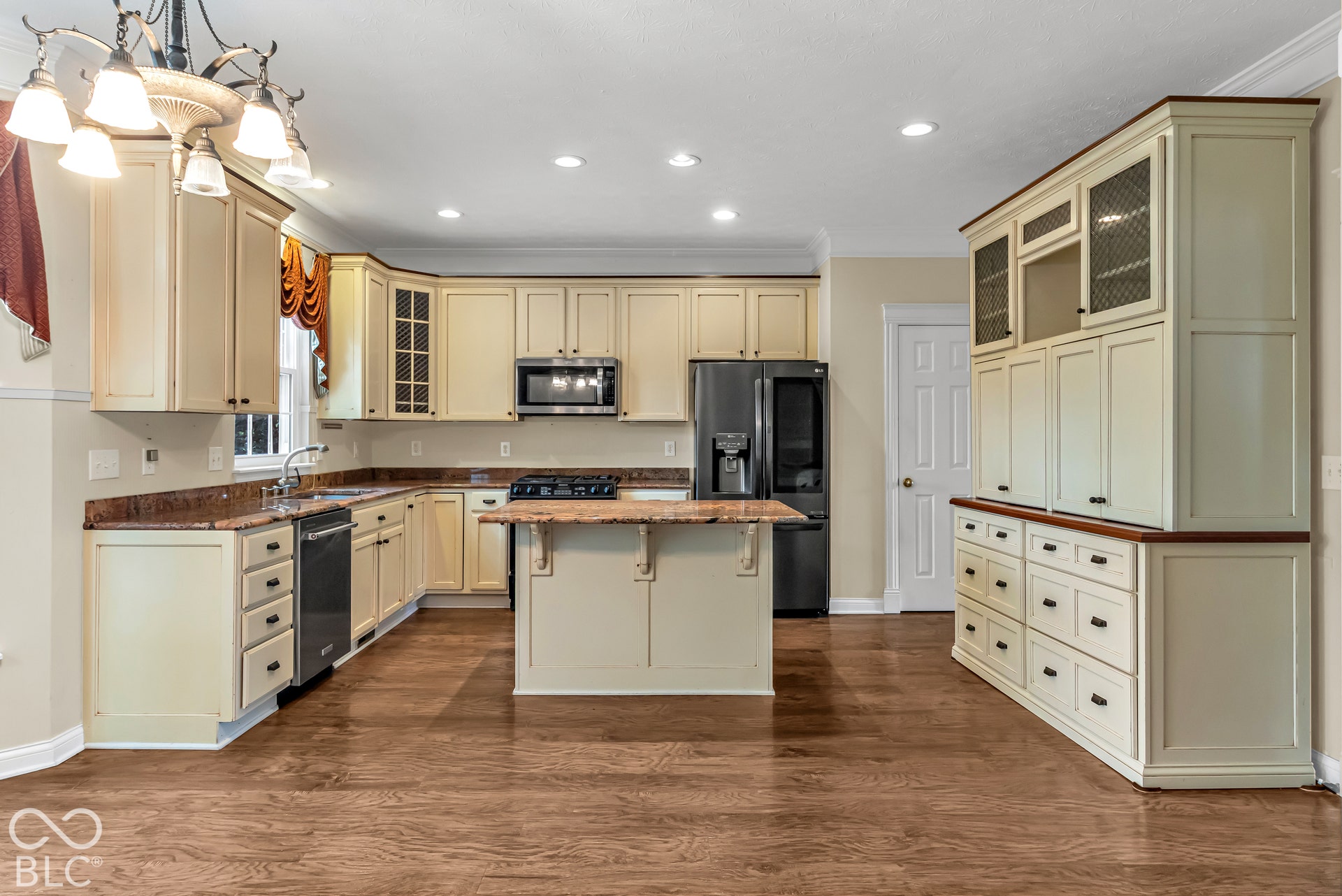 6763 Woodcliff Circle, Zionsville, IN 46077 6763 Woodcliff Circle, Zionsville, IN 46077