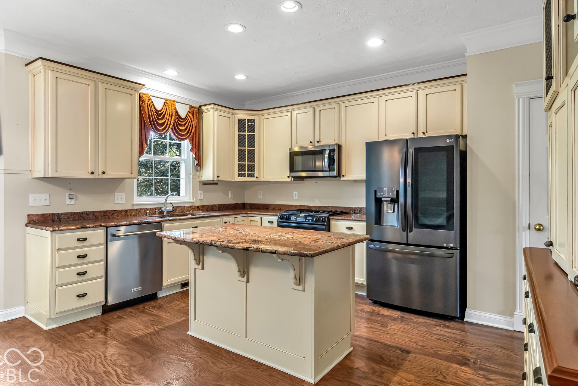 6763 Woodcliff Circle, Zionsville, IN 46077 6763 Woodcliff Circle, Zionsville, IN 46077