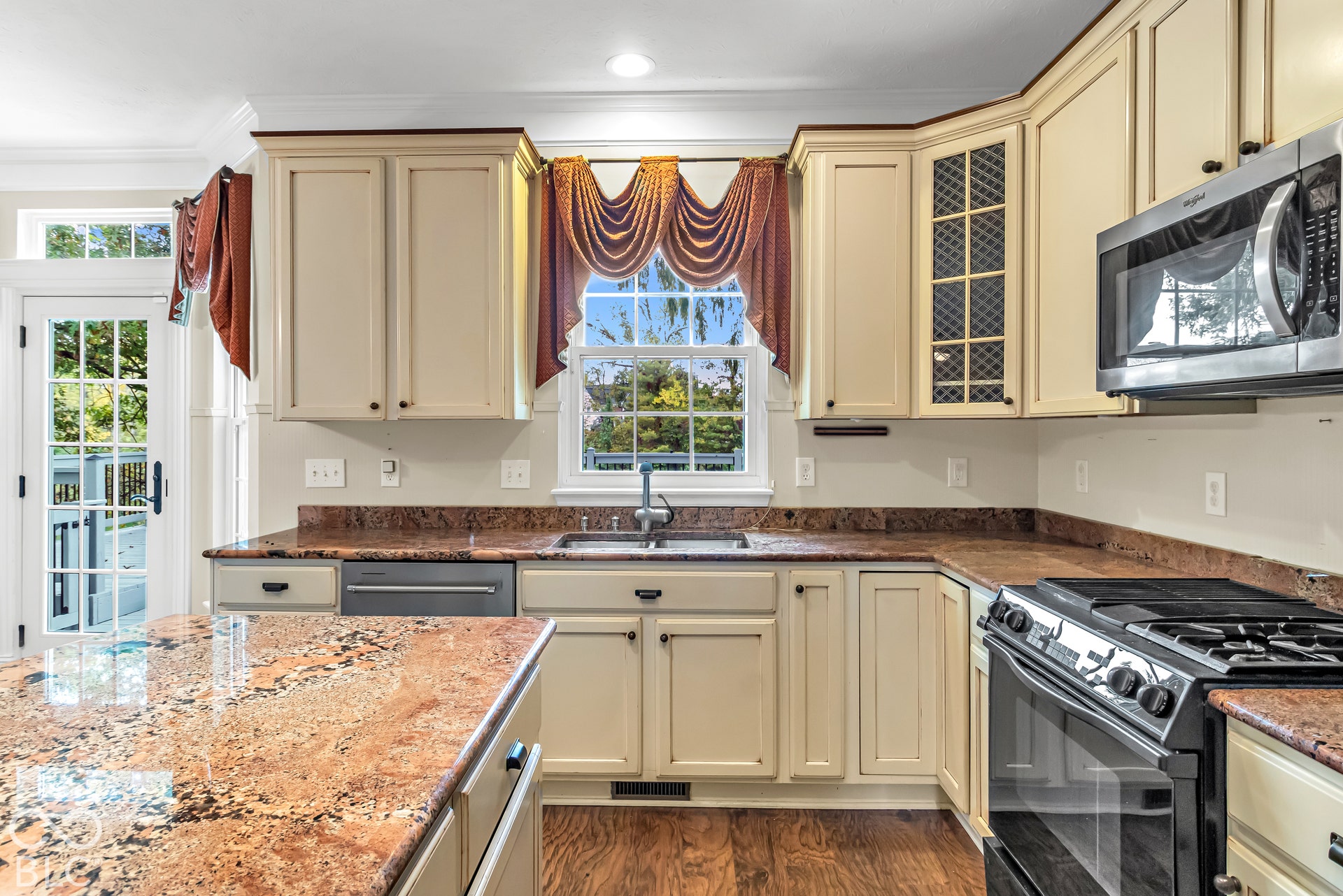 6763 Woodcliff Circle, Zionsville, IN 46077 6763 Woodcliff Circle, Zionsville, IN 46077