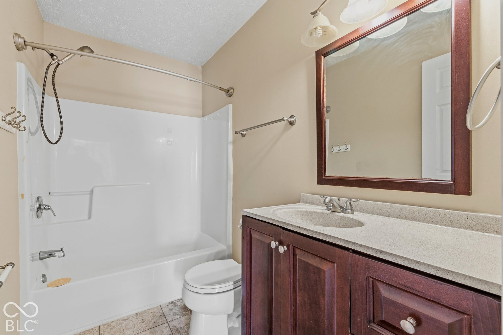 6533 Crandall Circle, Indianapolis, IN 46260
