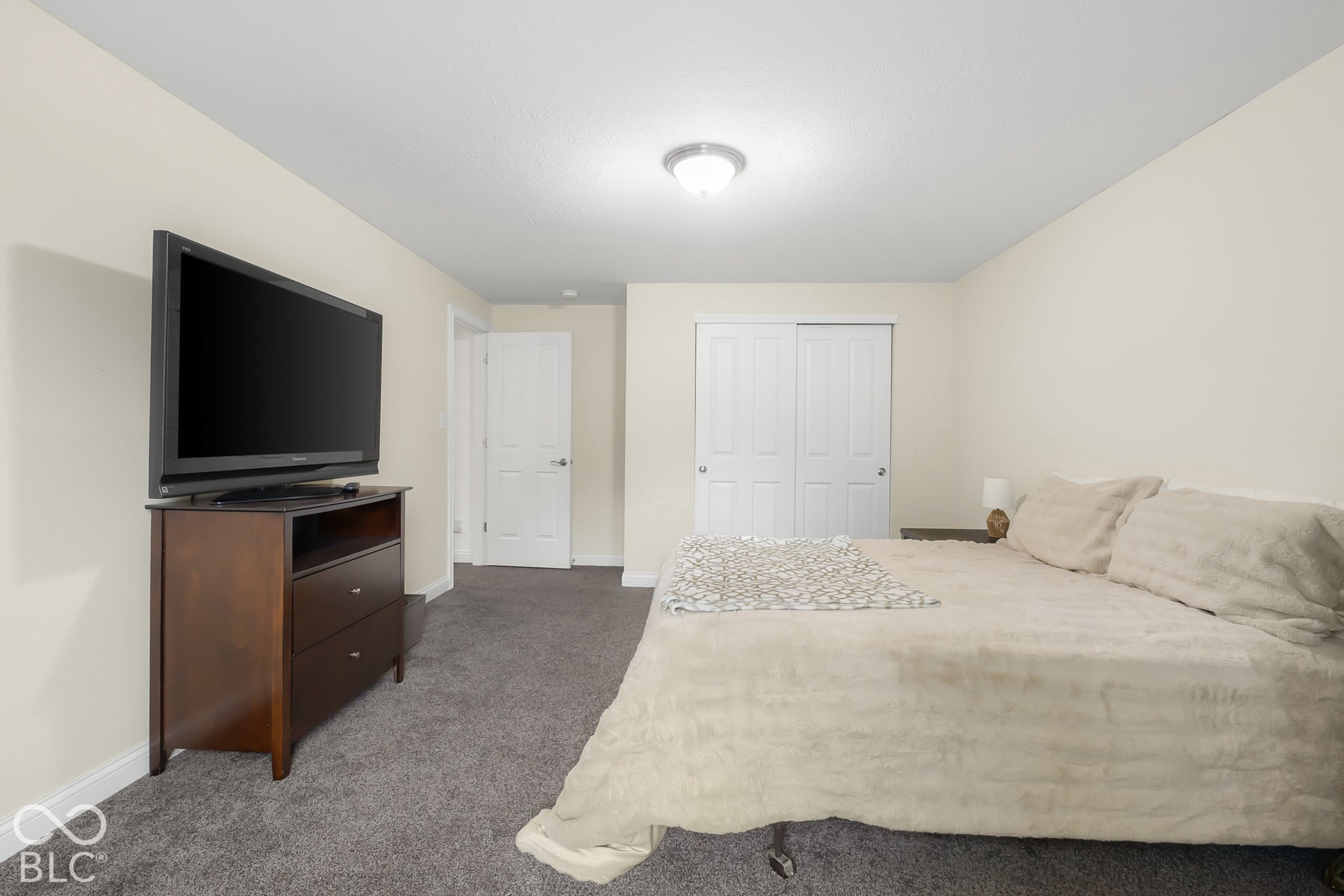 6106 Pelican Lane, Columbus, IN 47201