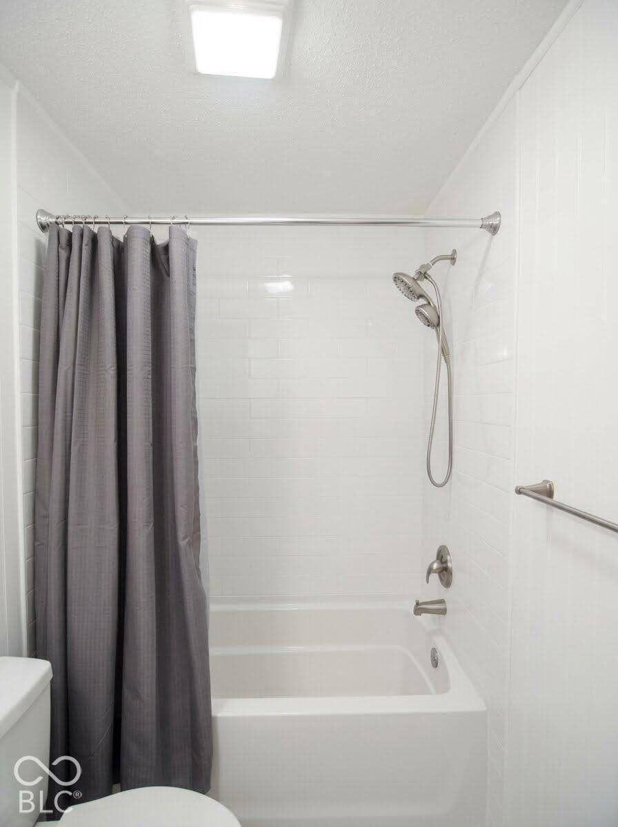 4011 W Till Road, Fort Wayne, IN 46818