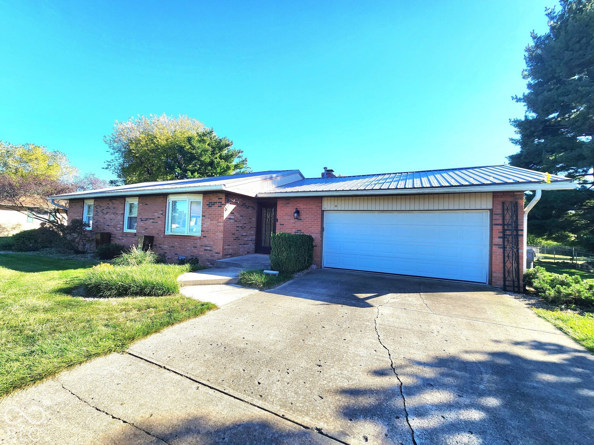 205 W 11th Street, Alexandria, IN 46001