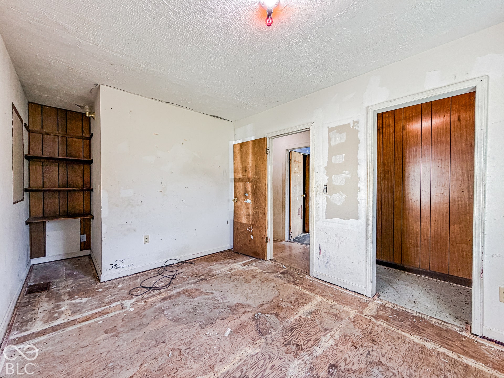 7402 Oak Avenue, Indianapolis, IN 46219