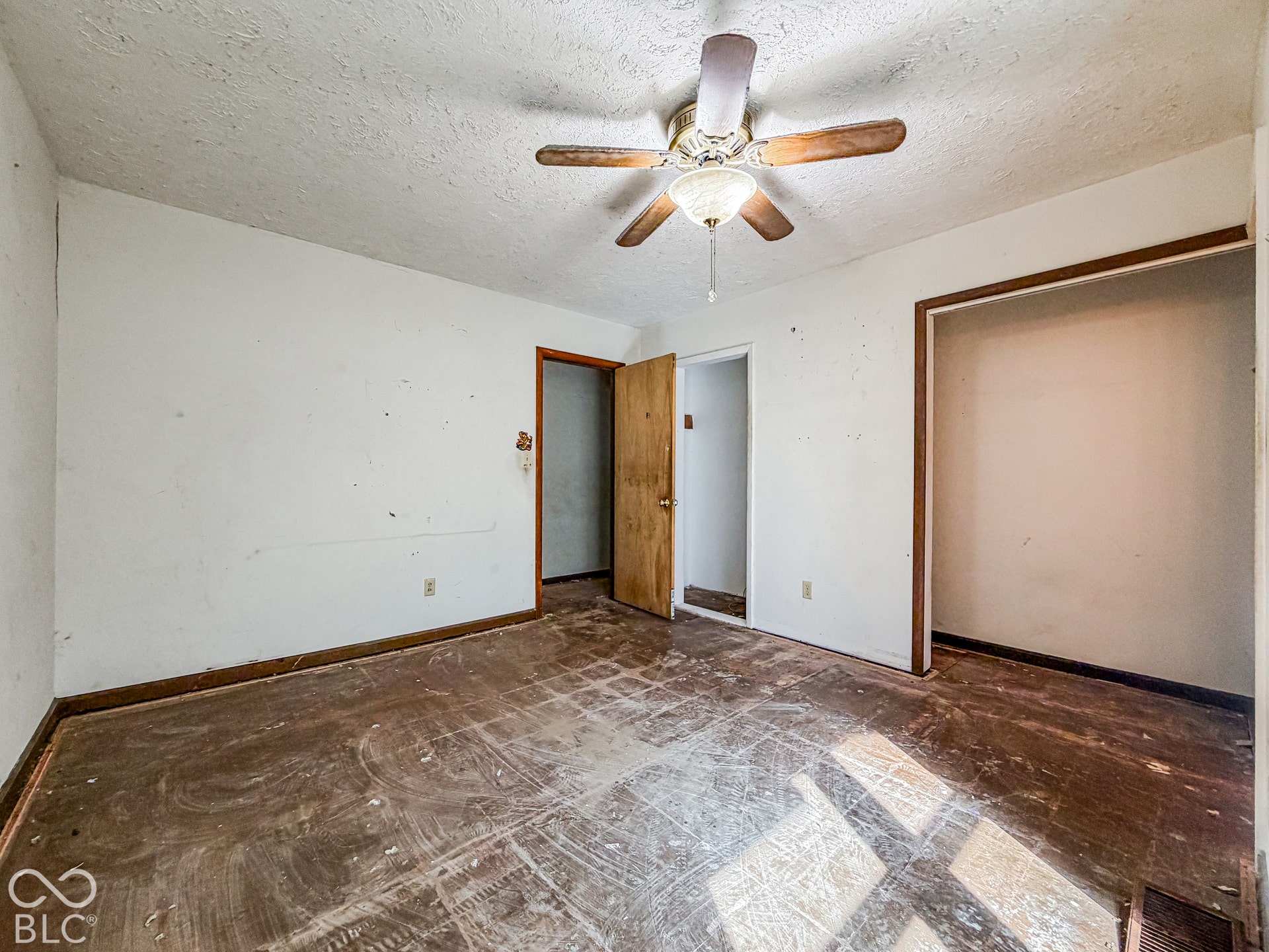7402 Oak Avenue, Indianapolis, IN 46219