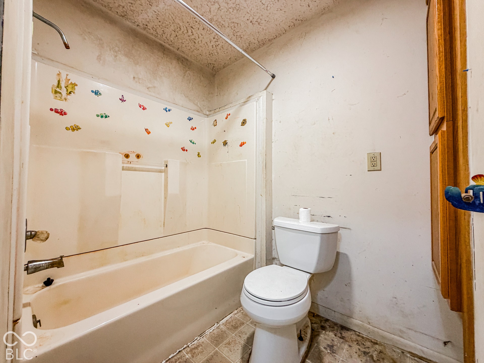 7402 Oak Avenue, Indianapolis, IN 46219