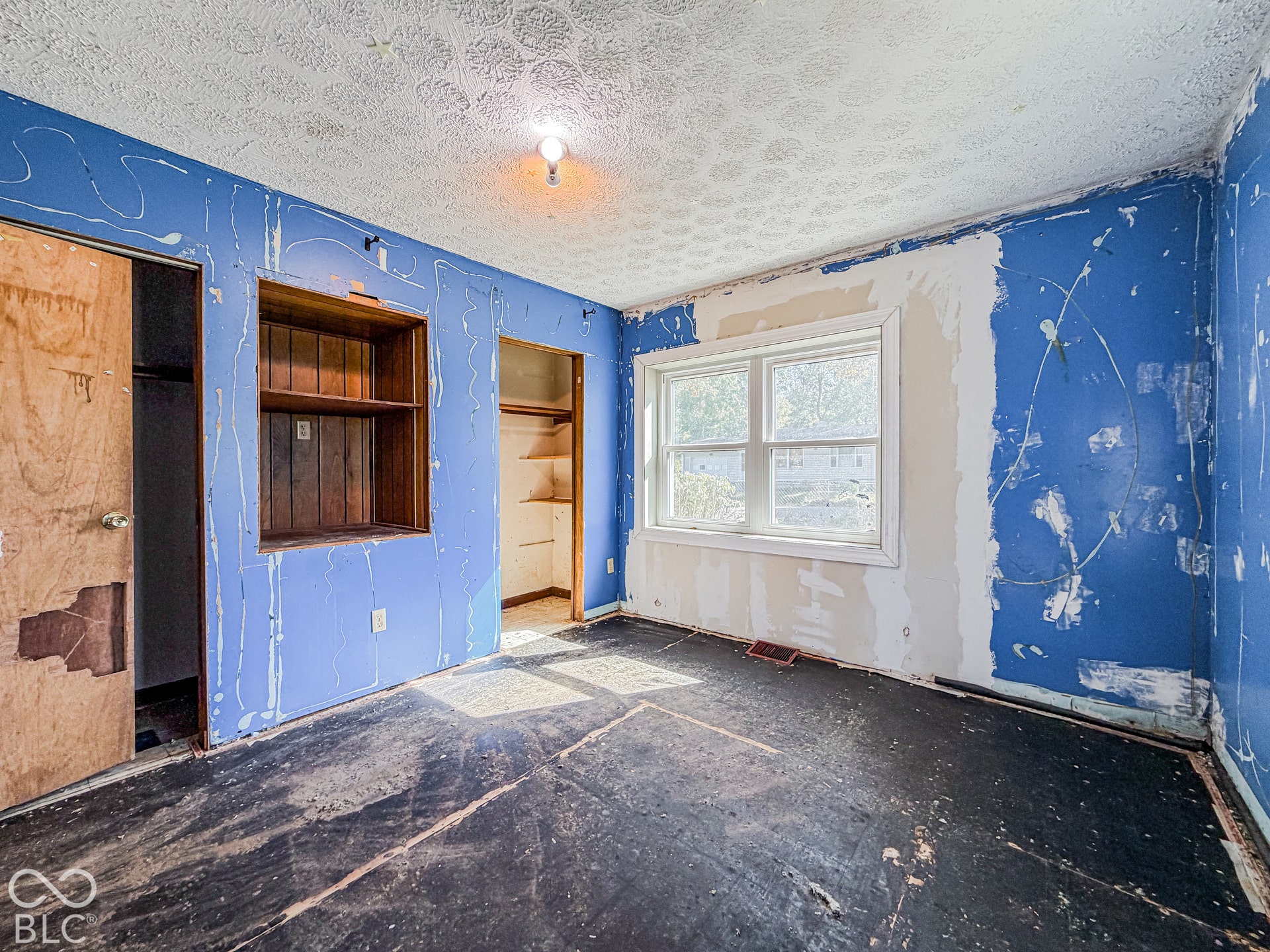 7402 Oak Avenue, Indianapolis, IN 46219