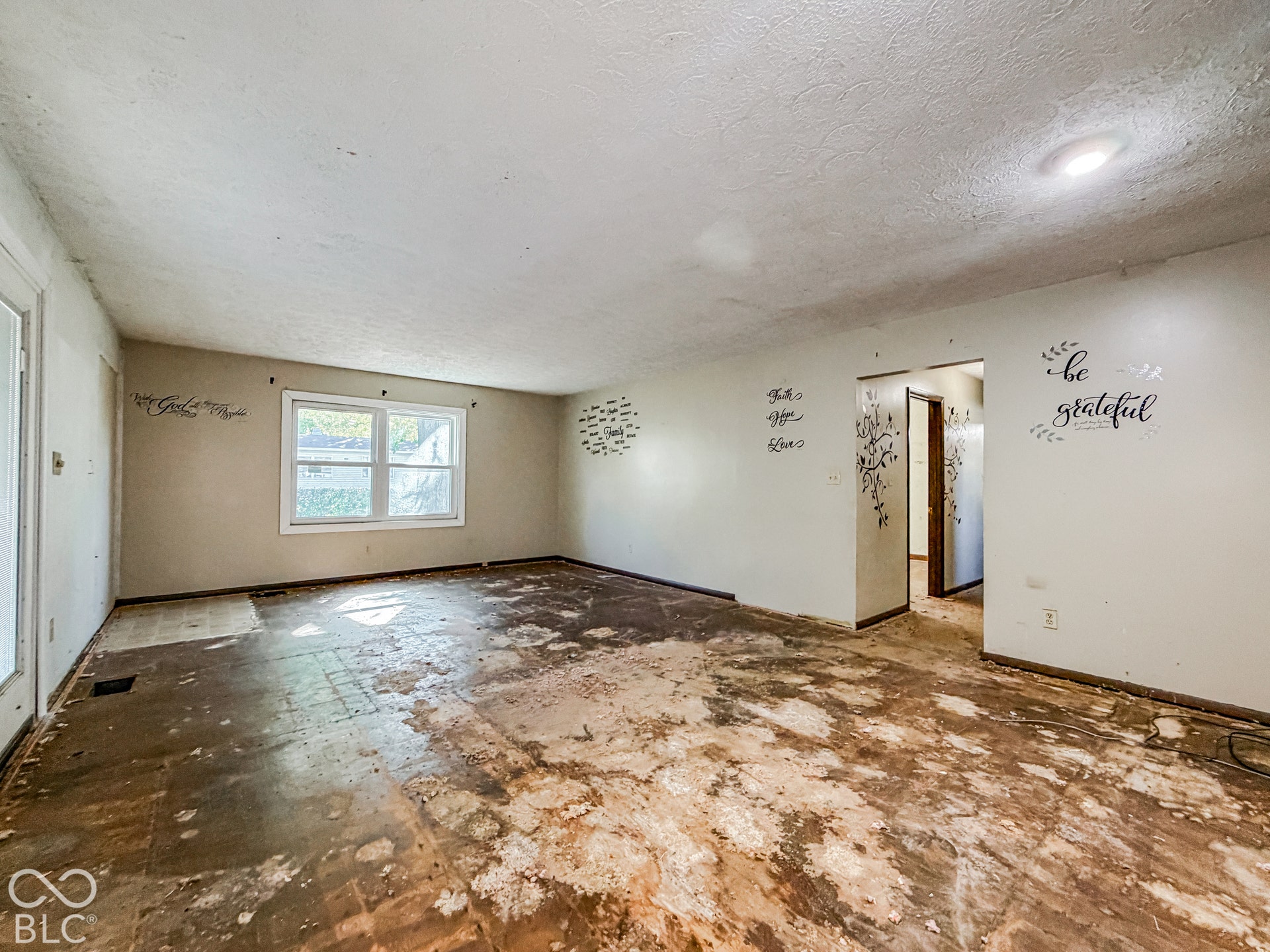 7402 Oak Avenue, Indianapolis, IN 46219