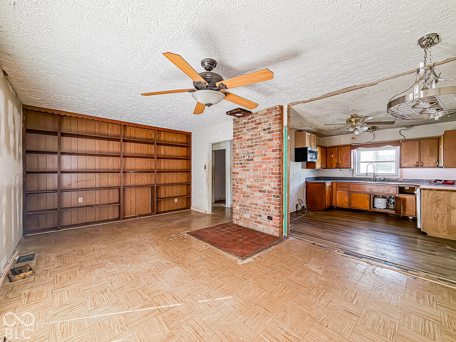 7402 Oak Avenue, Indianapolis, IN 46219