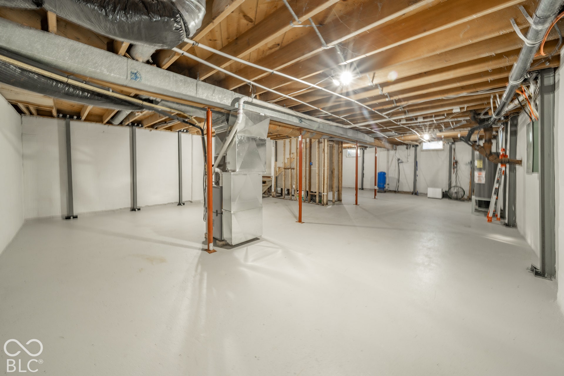 8401 S Center Road, Muncie, IN 47302