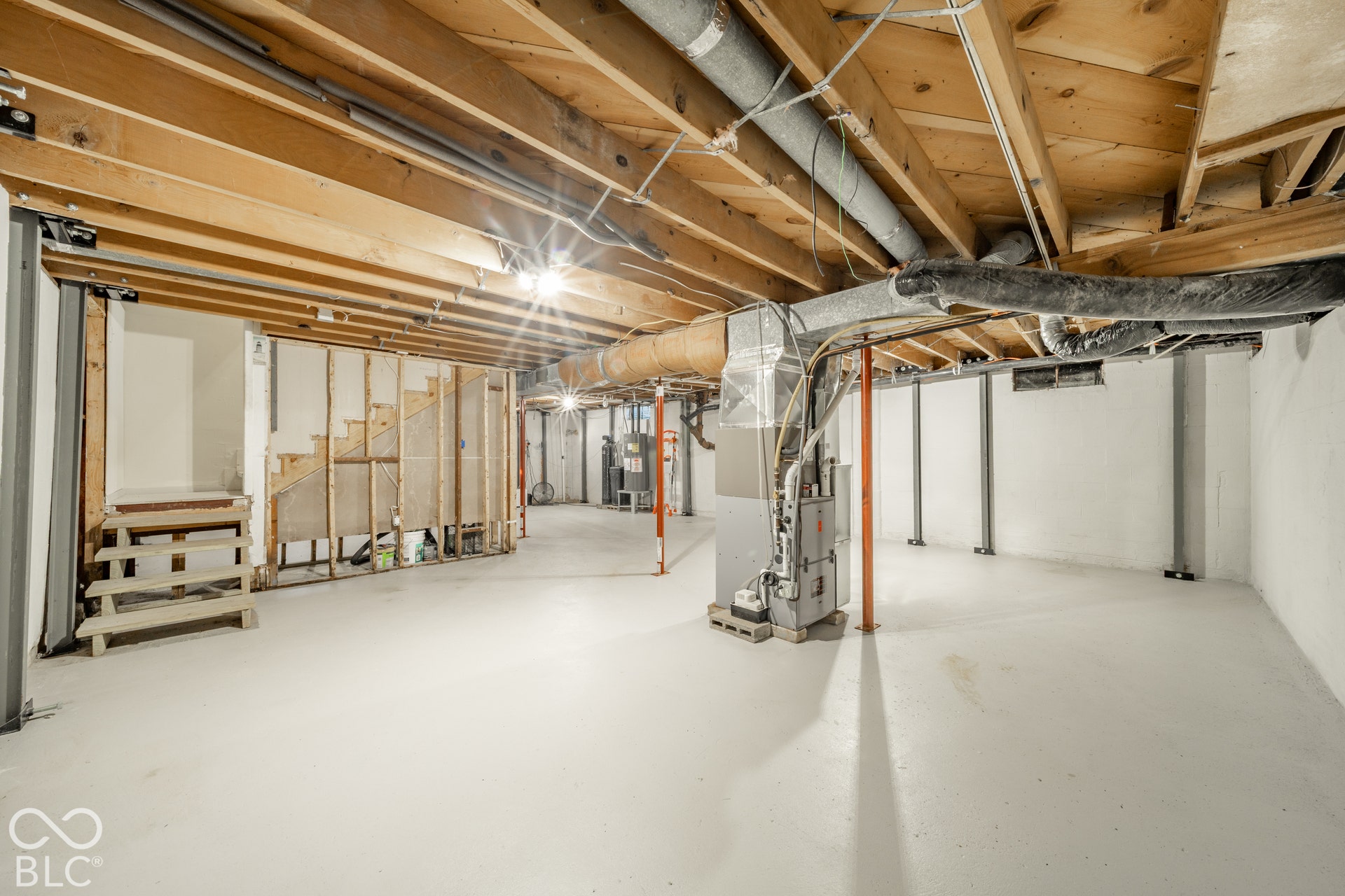 8401 S Center Road, Muncie, IN 47302