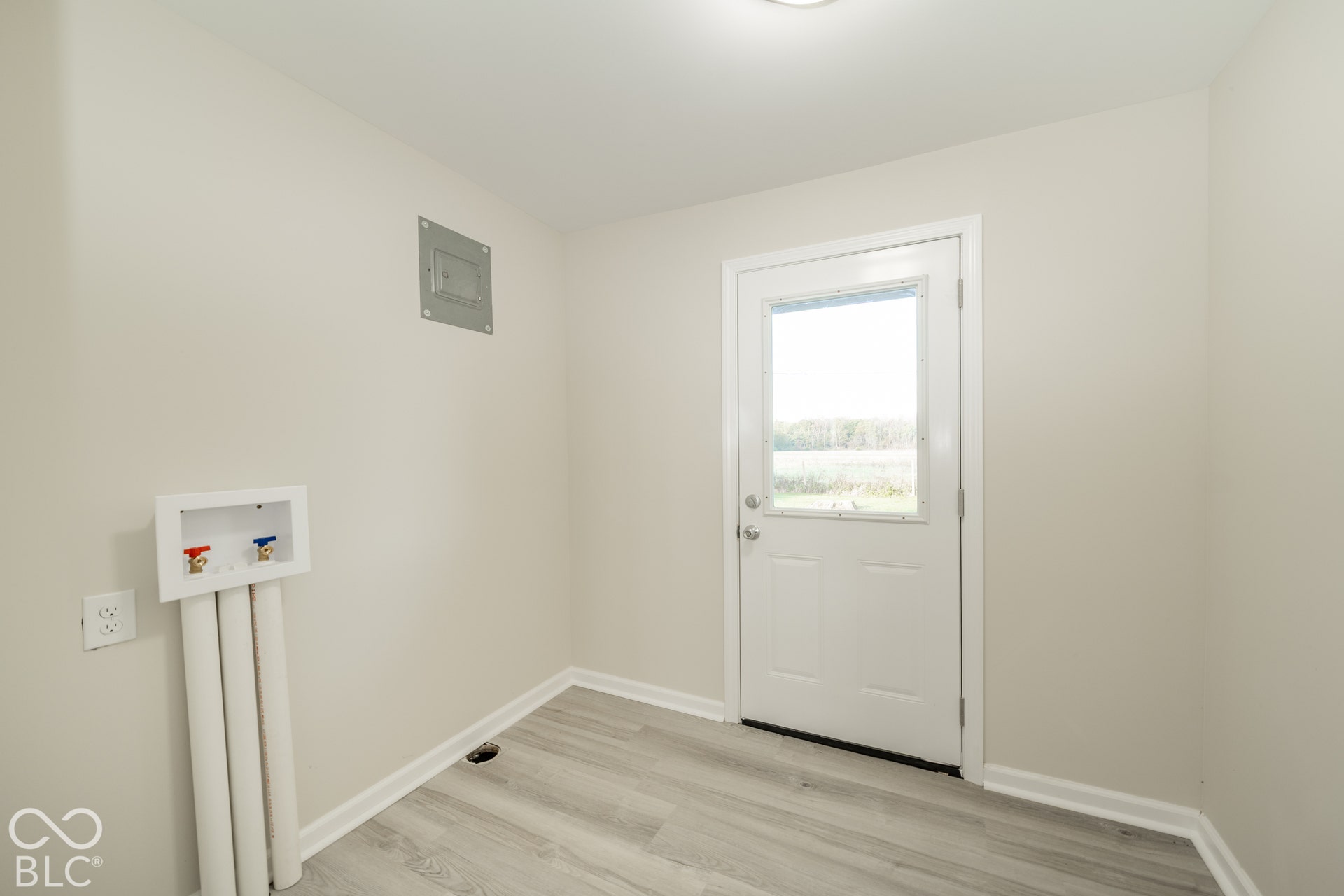 8401 S Center Road, Muncie, IN 47302
