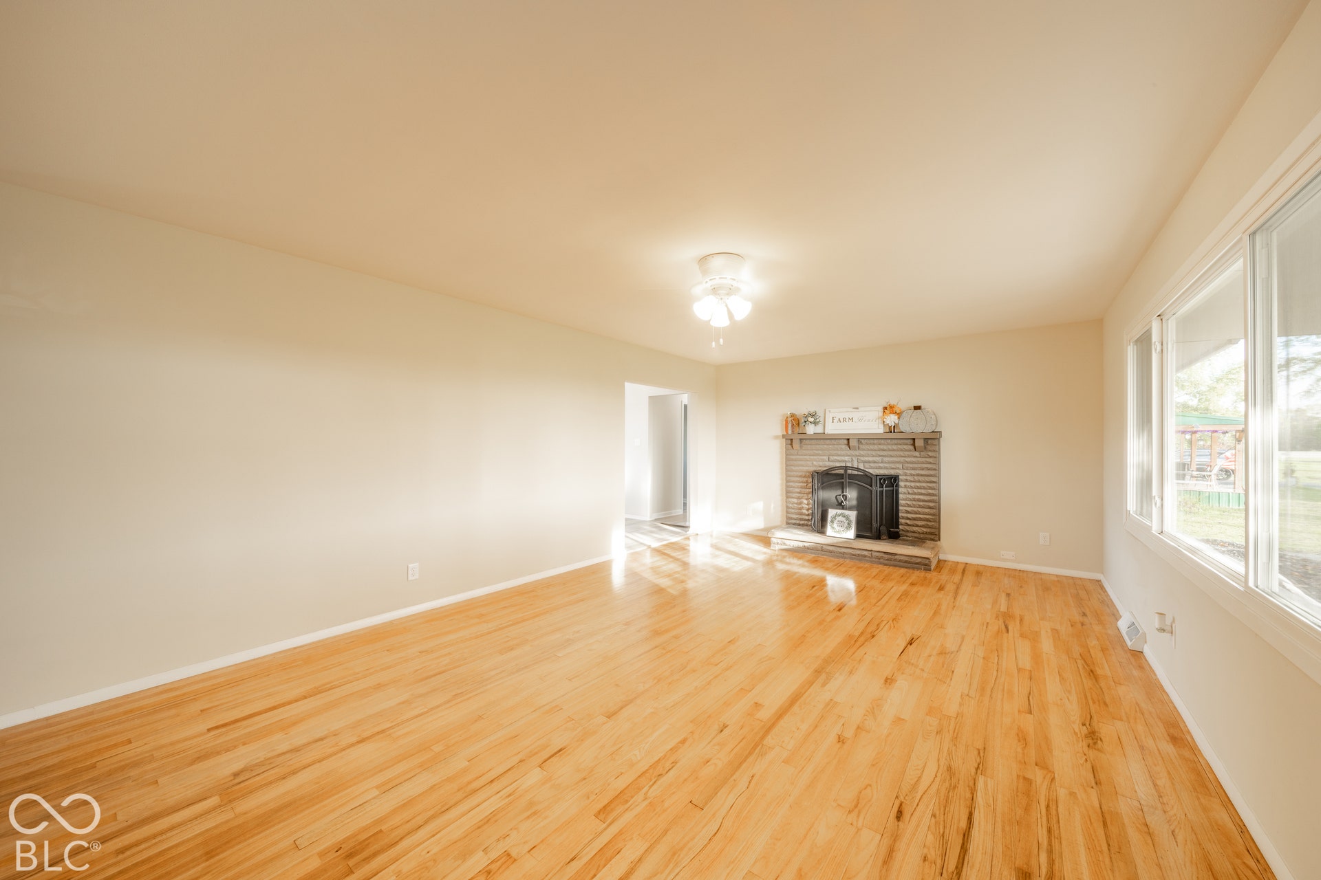 8401 S Center Road, Muncie, IN 47302
