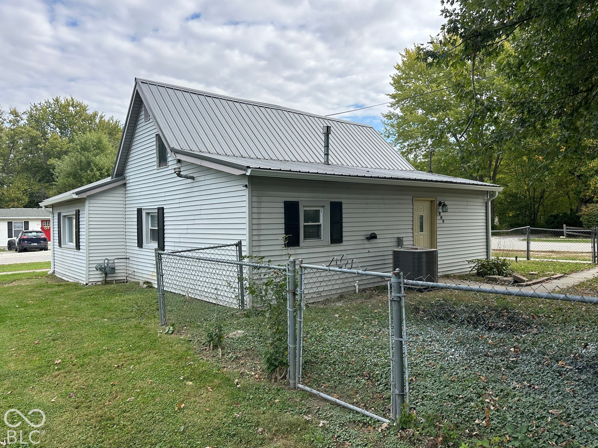 208 N East, Roachdale, IN 46172