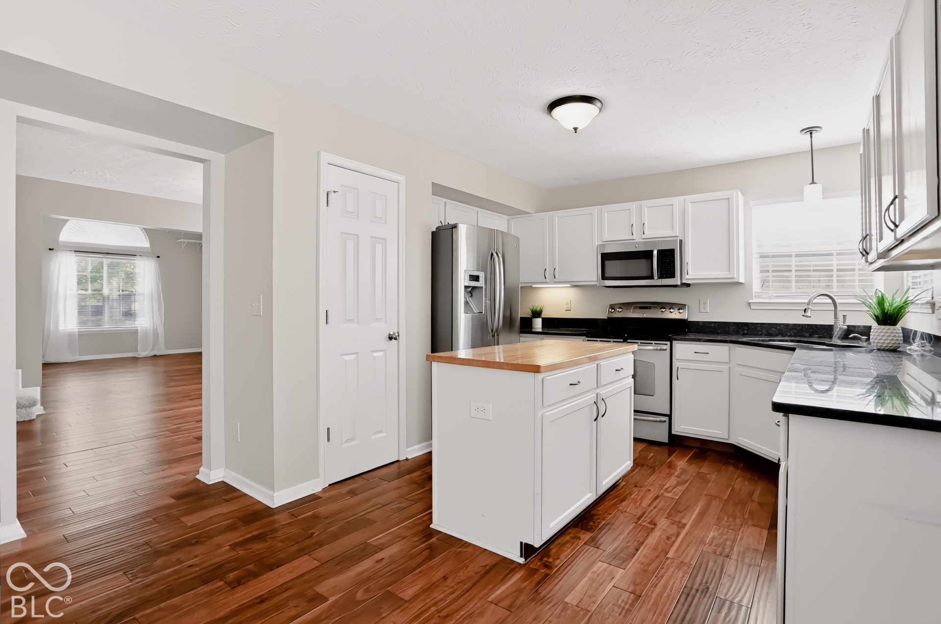 1486 Derbyshire Drive, Greenwood, IN 46143