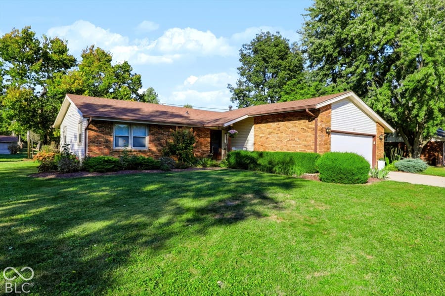 Property photo for 180 Roundelay Drive, Franklin, IN