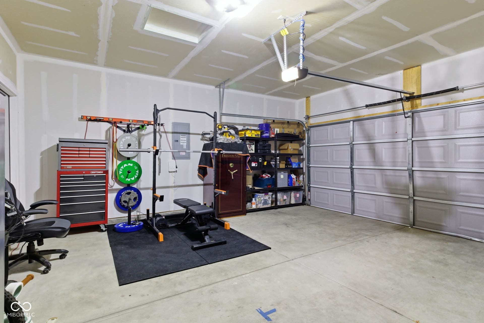 8376 Hulton Road, Pendleton, IN 46064 8376 Hulton Road, Pendleton, IN 46064